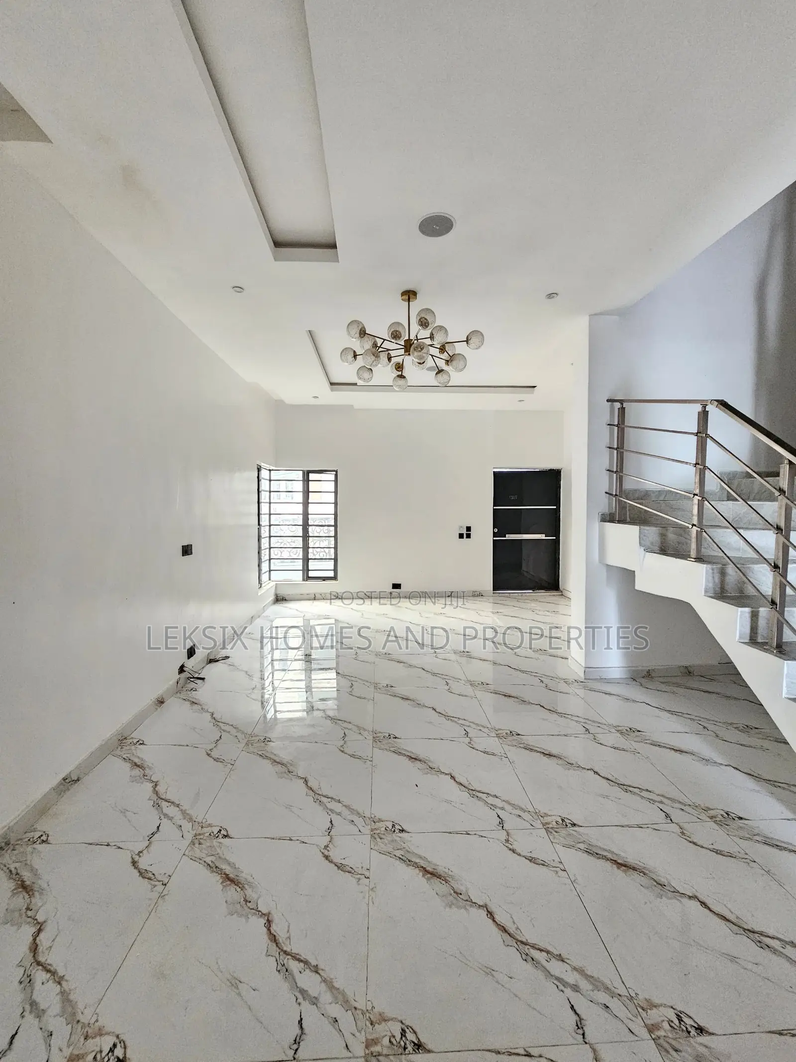 4bdrm Duplex in A Well Secured, Lekki Phase 2 for sale in Lekki Phase 2
