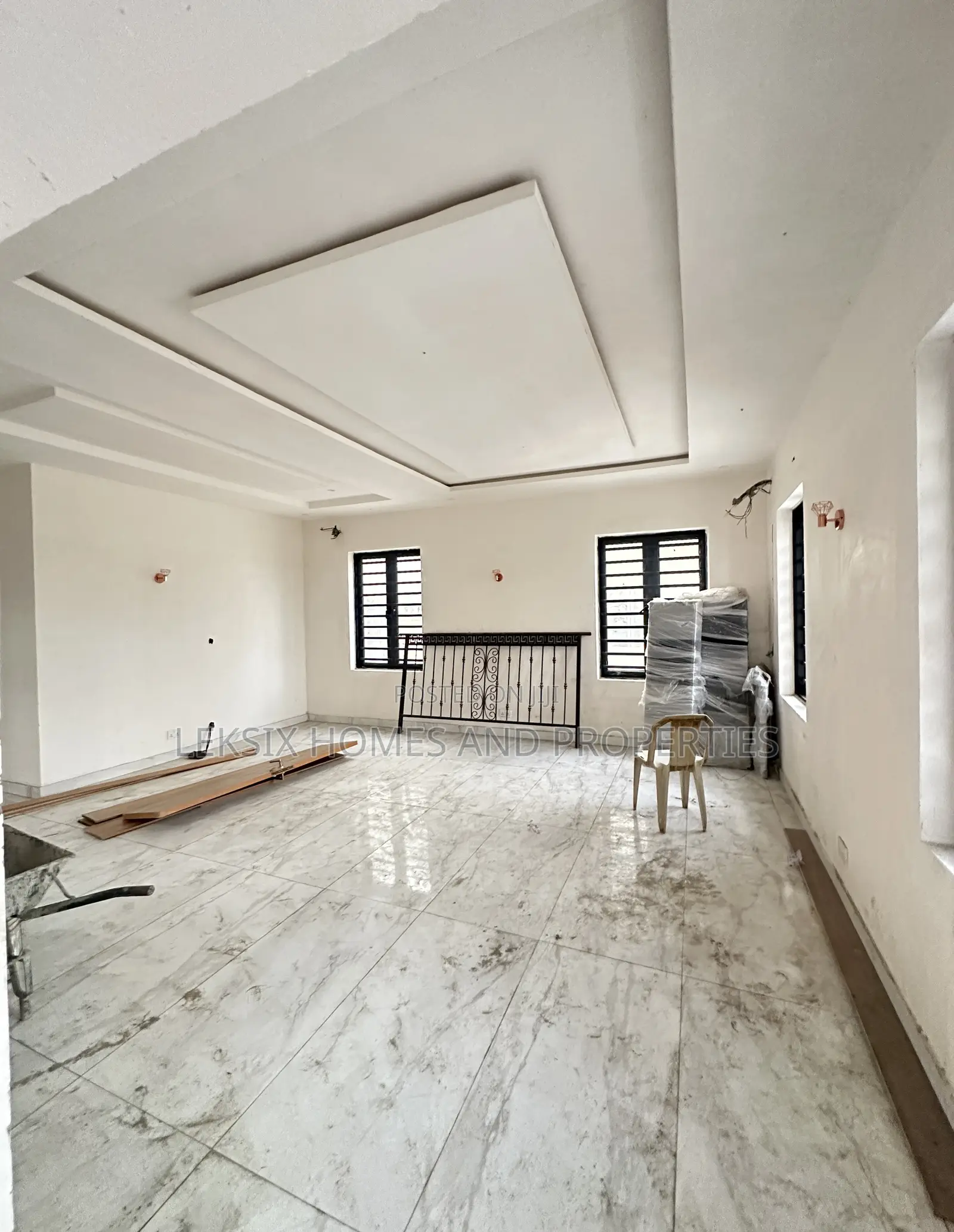 6bdrm Duplex in A Well Secured, Lekki Phase 2 for sale in Lekki Phase 2