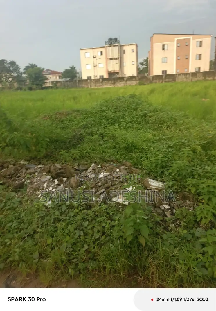 2400sqm of Residential Land at Utako Main,Opposite ,Fct Abuja Nigeria in Utako