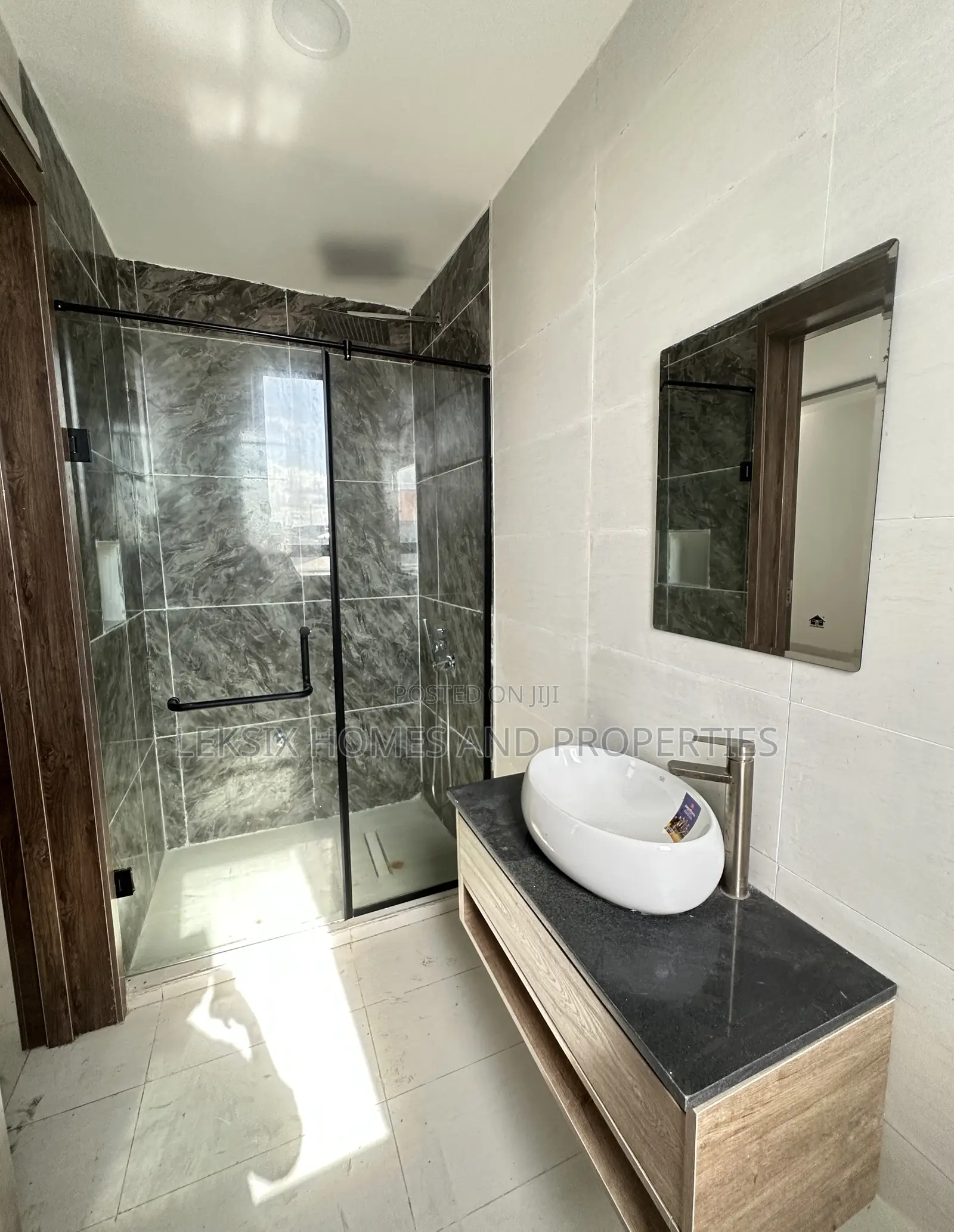 2bdrm Apartment in Strategic Location., Ikate for sale in Ikate
