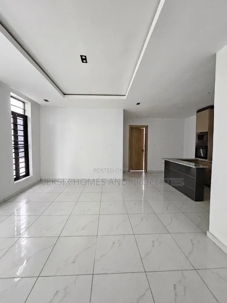 2bdrm Apartment in Strategic Location, Ikate for sale in Ikate