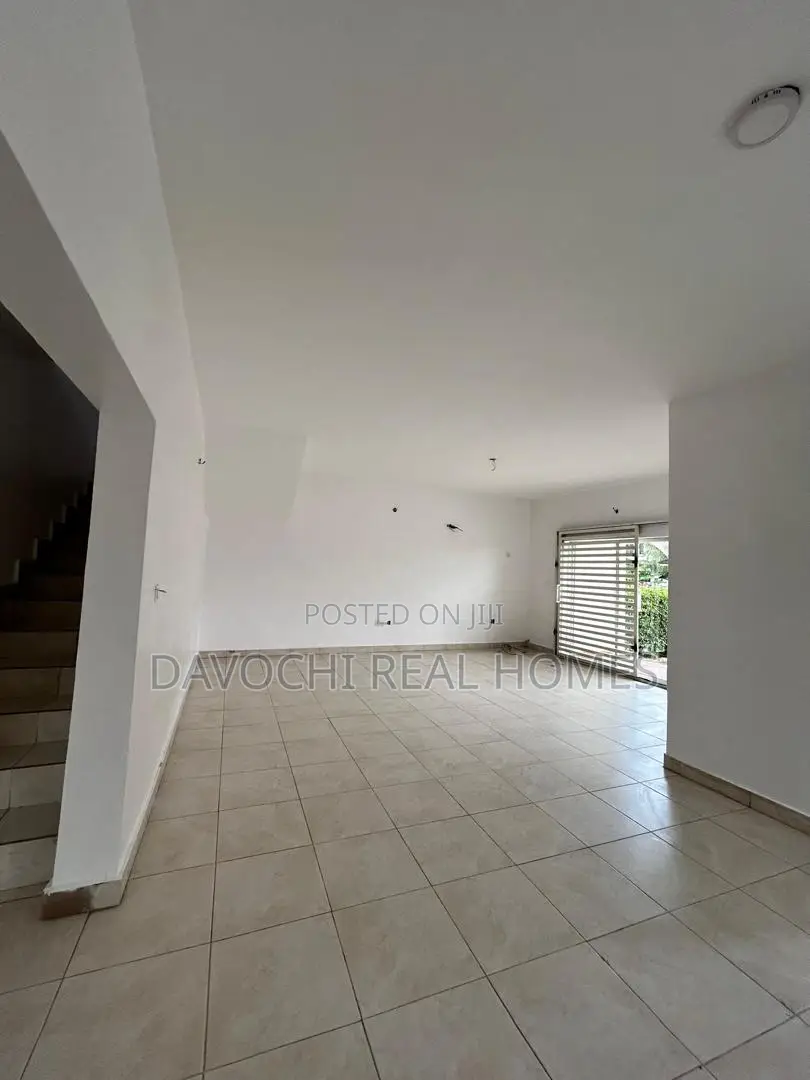 3bdrm Duplex in Fara Park, Lekki Phase 2 for rent in Lekki Phase 2