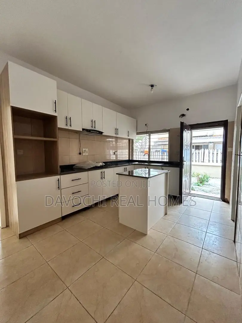 3bdrm Duplex in Fara Park, Lekki Phase 2 for rent in Lekki Phase 2