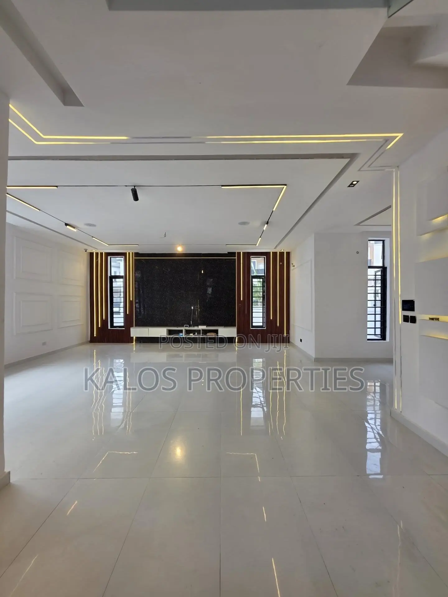 5bdrm Duplex in Chevron Toll Gate, Lekki Phase 2 for sale in Lekki Phase 2