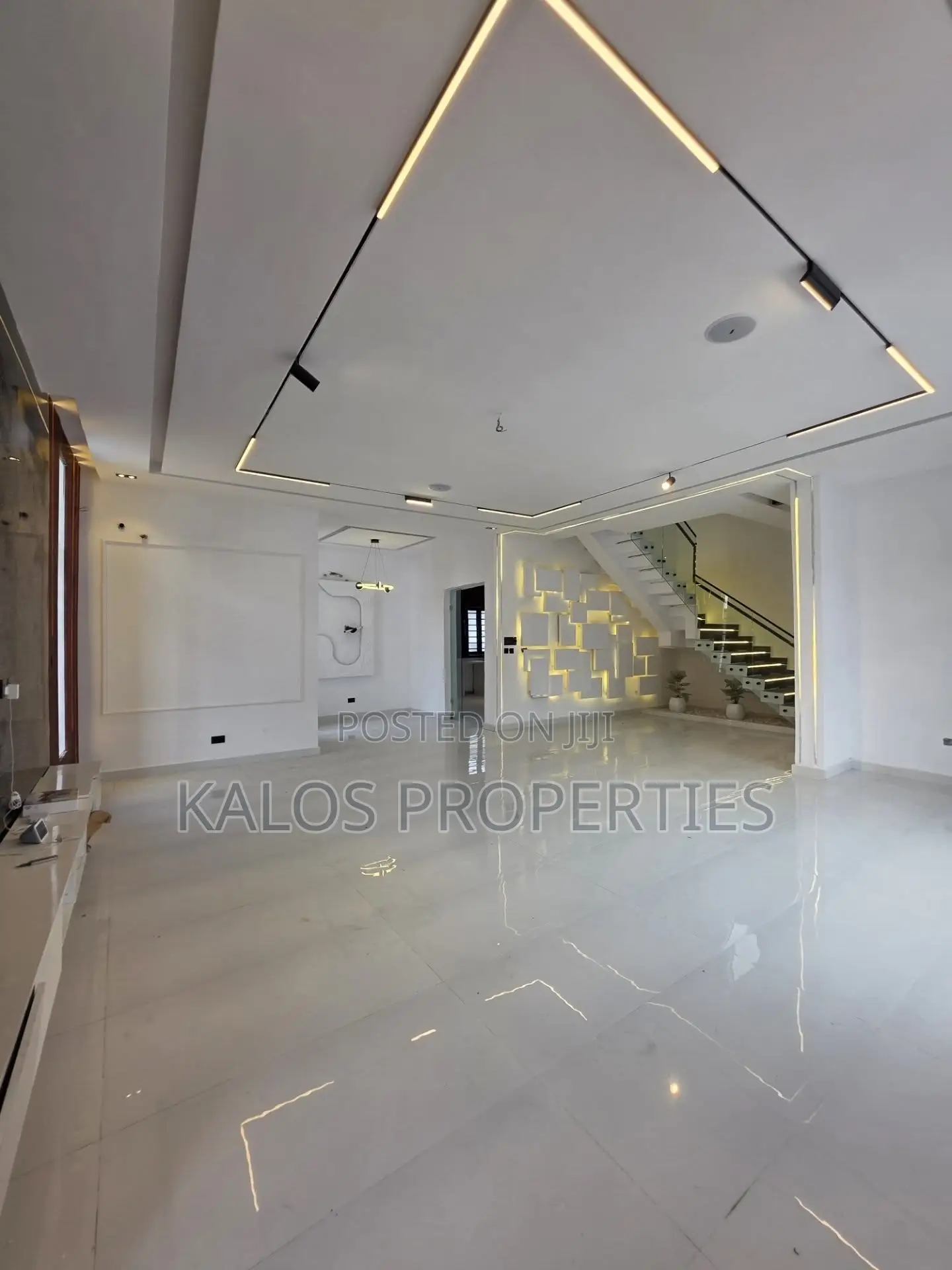 5bdrm Duplex in Chevron Toll Gate, Lekki Phase 2 for sale in Lekki Phase 2