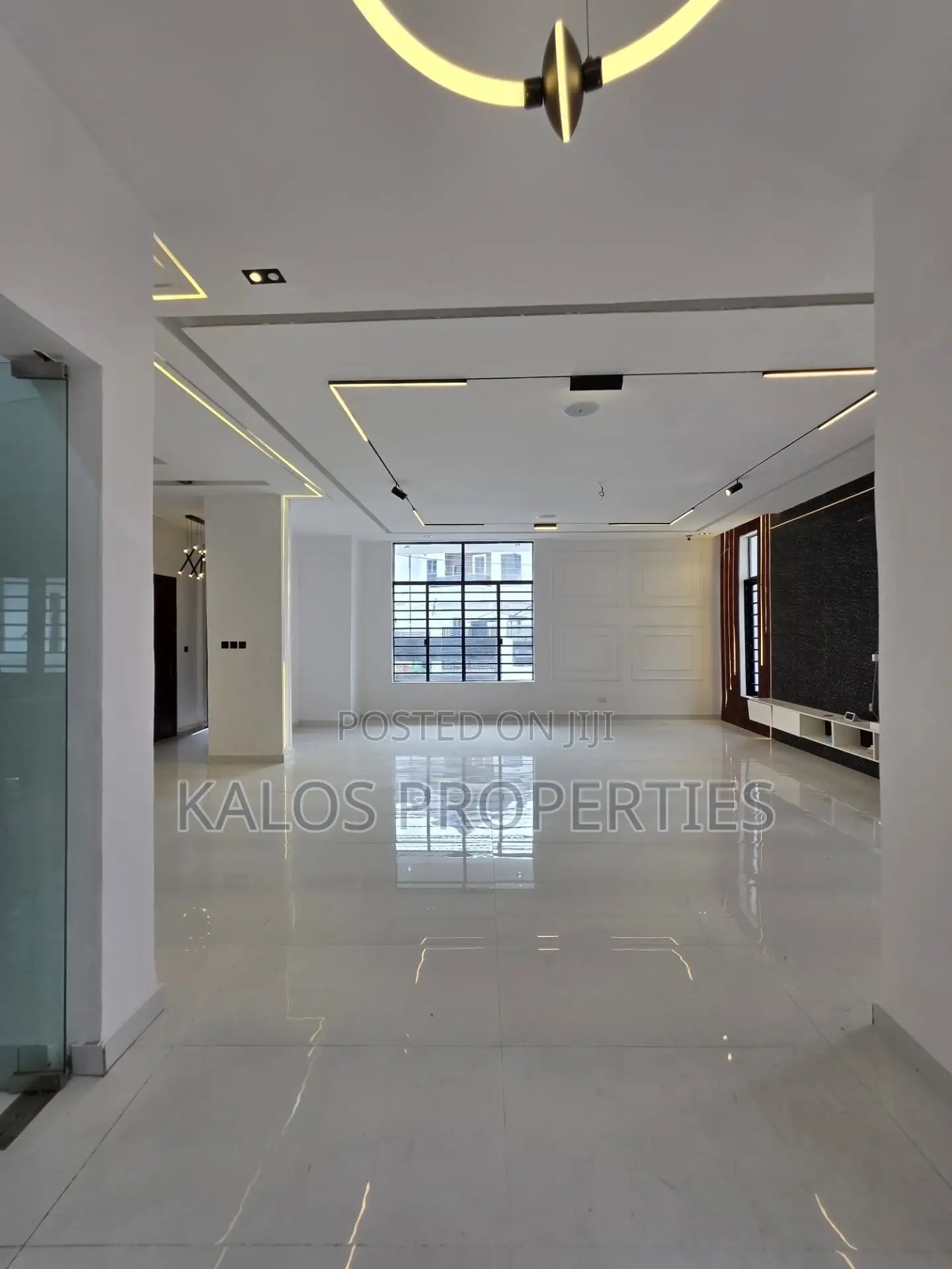 5bdrm Duplex in Chevron Toll Gate, Lekki Phase 2 for sale in Lekki Phase 2