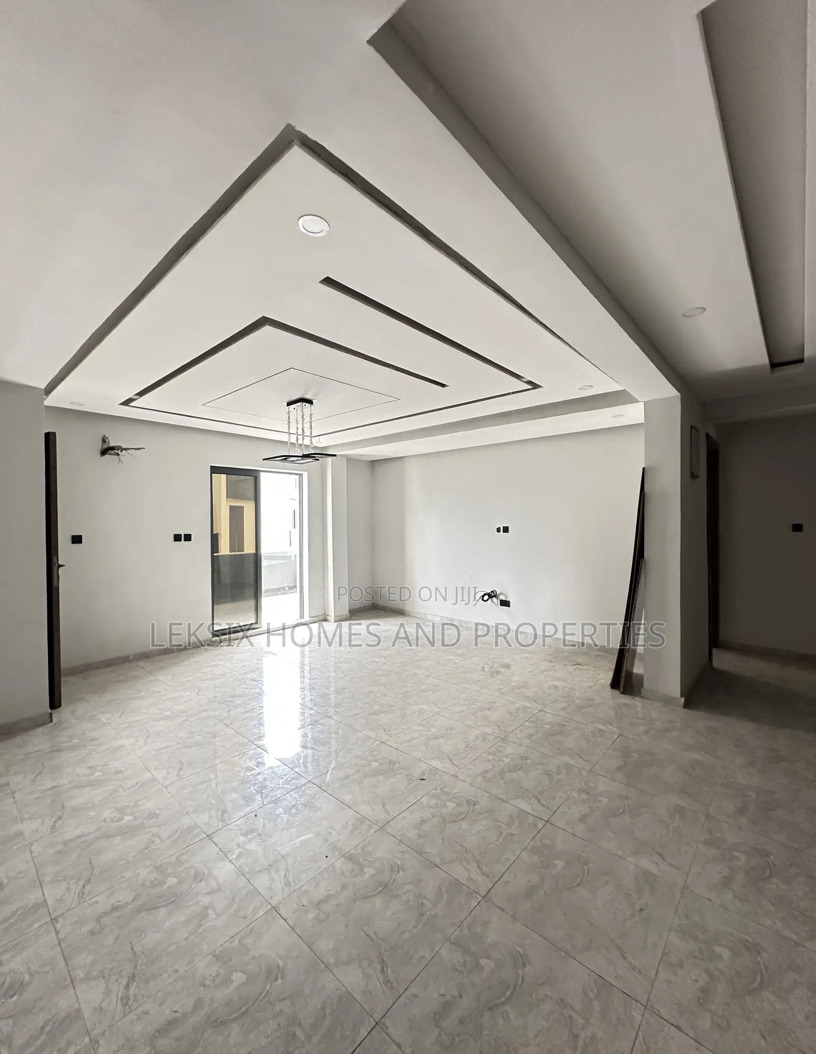 4bdrm Maisonette in A Well Secured, Ikate for sale in Ikate