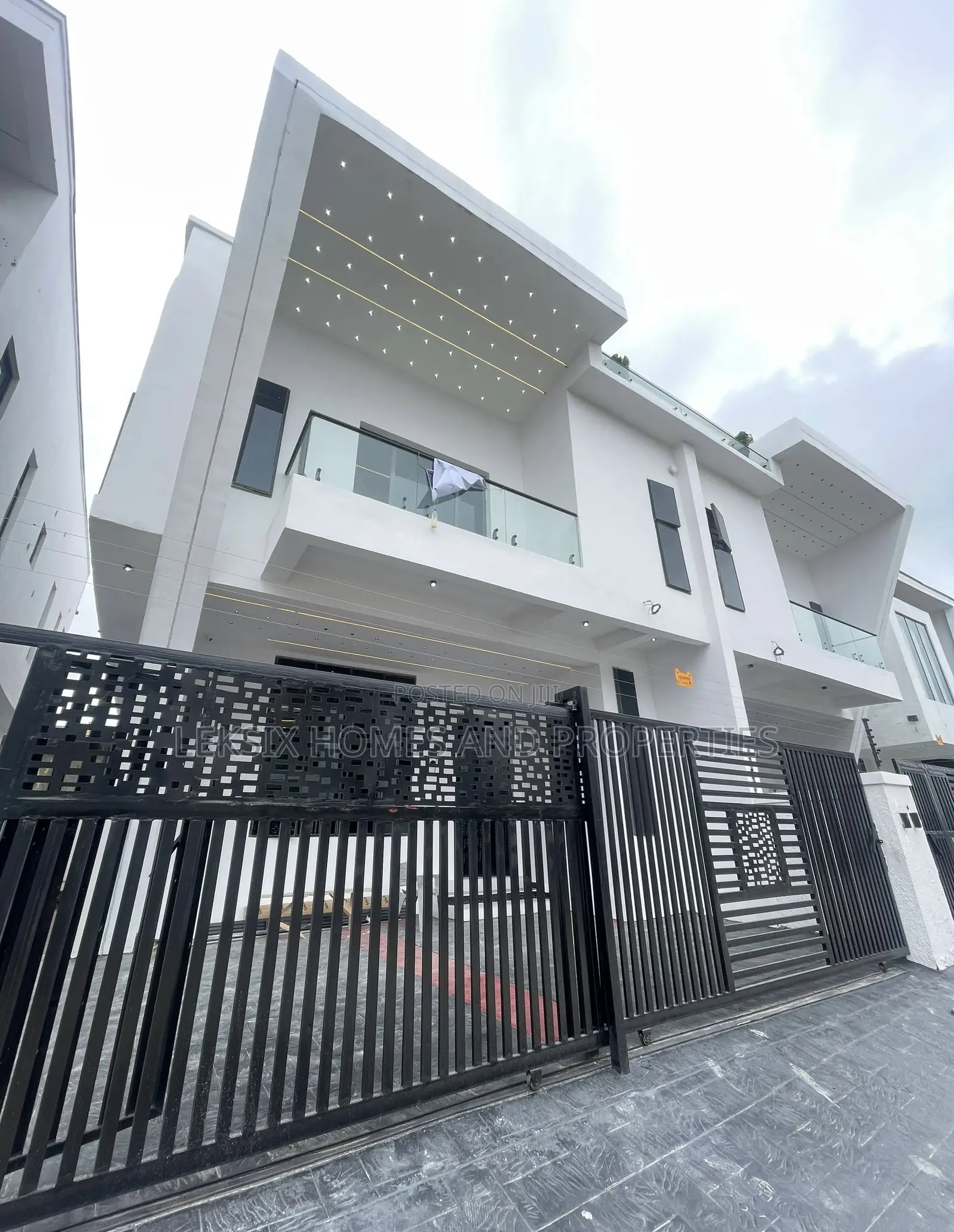 4bdrm Duplex in A Well Secured, Ado / Ajah for sale in Ado / Ajah