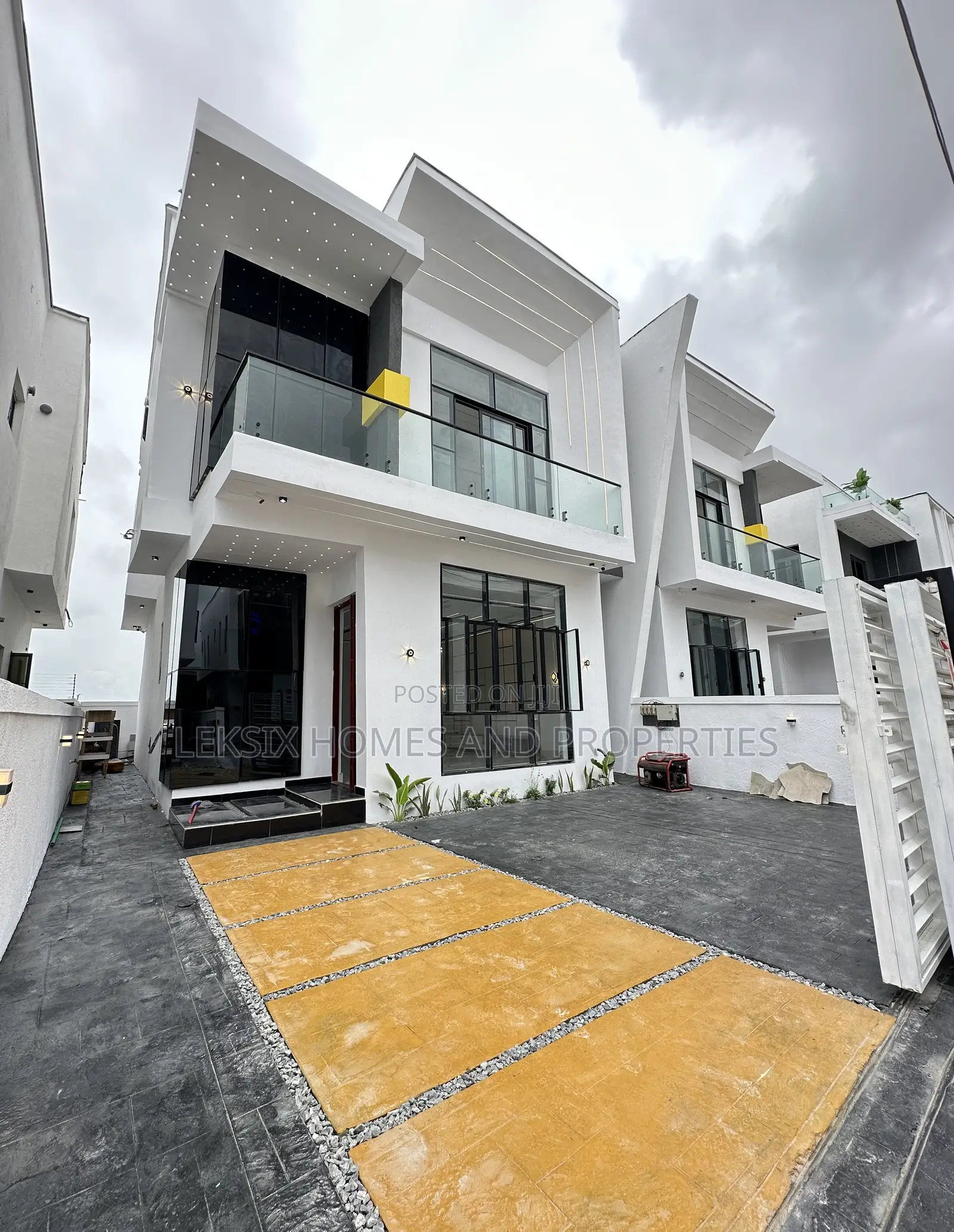 4bdrm Duplex in A Well Secured, Ado / Ajah for sale in Ado / Ajah