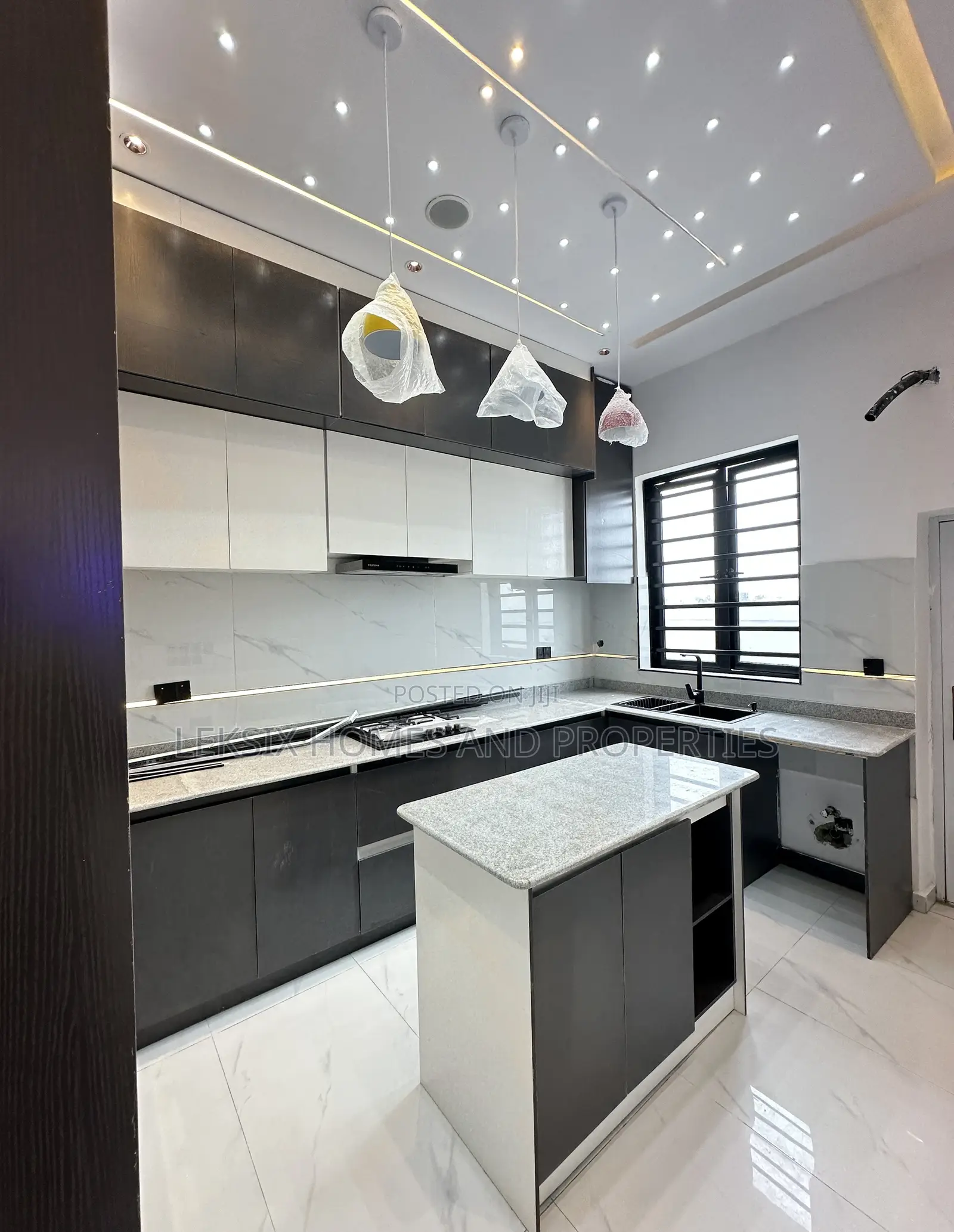 4bdrm Duplex in A Well Secured, Ado / Ajah for sale in Ado / Ajah