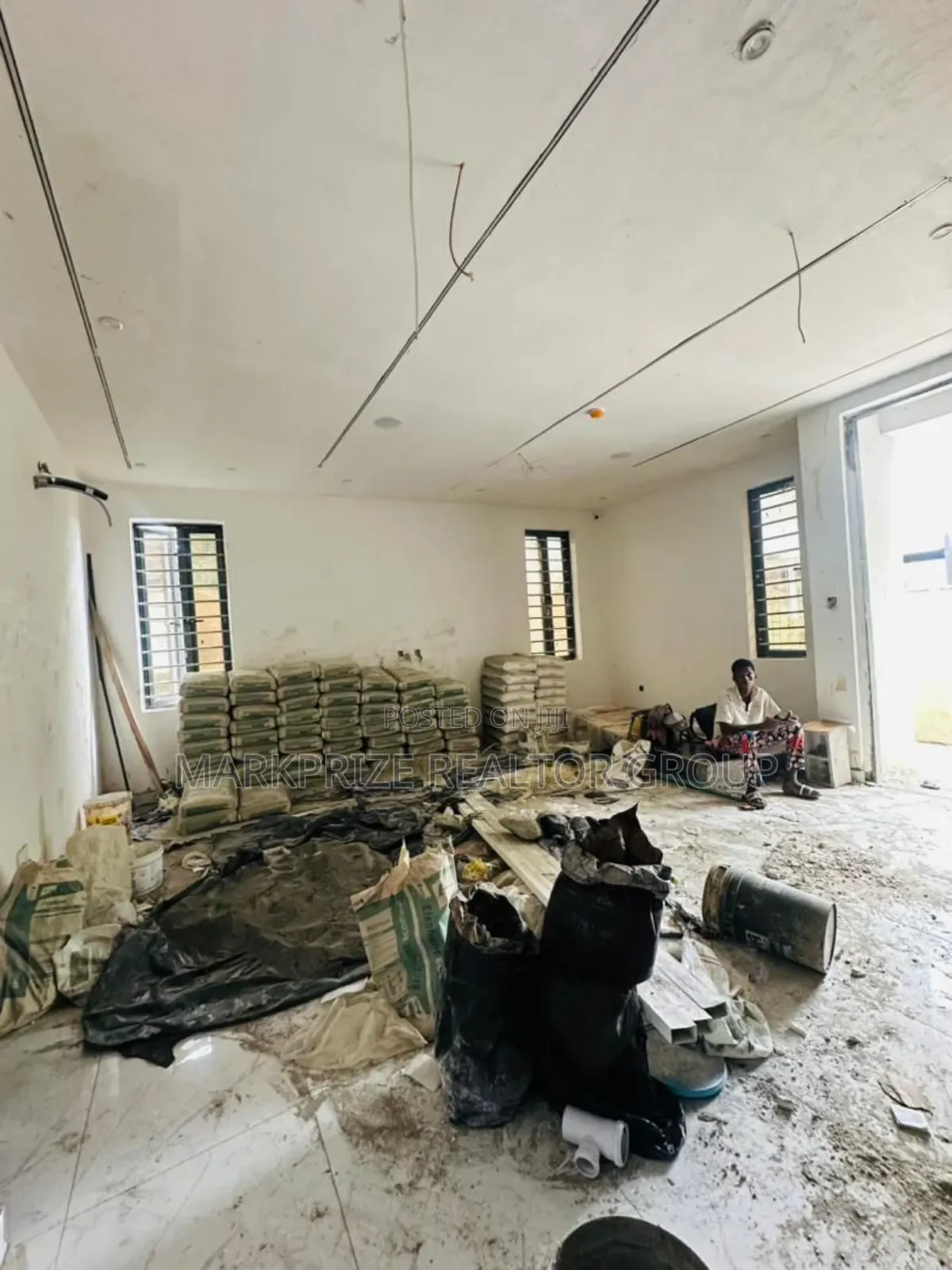4bdrm Duplex in GRA Phase 1 for sale in GRA Phase 1