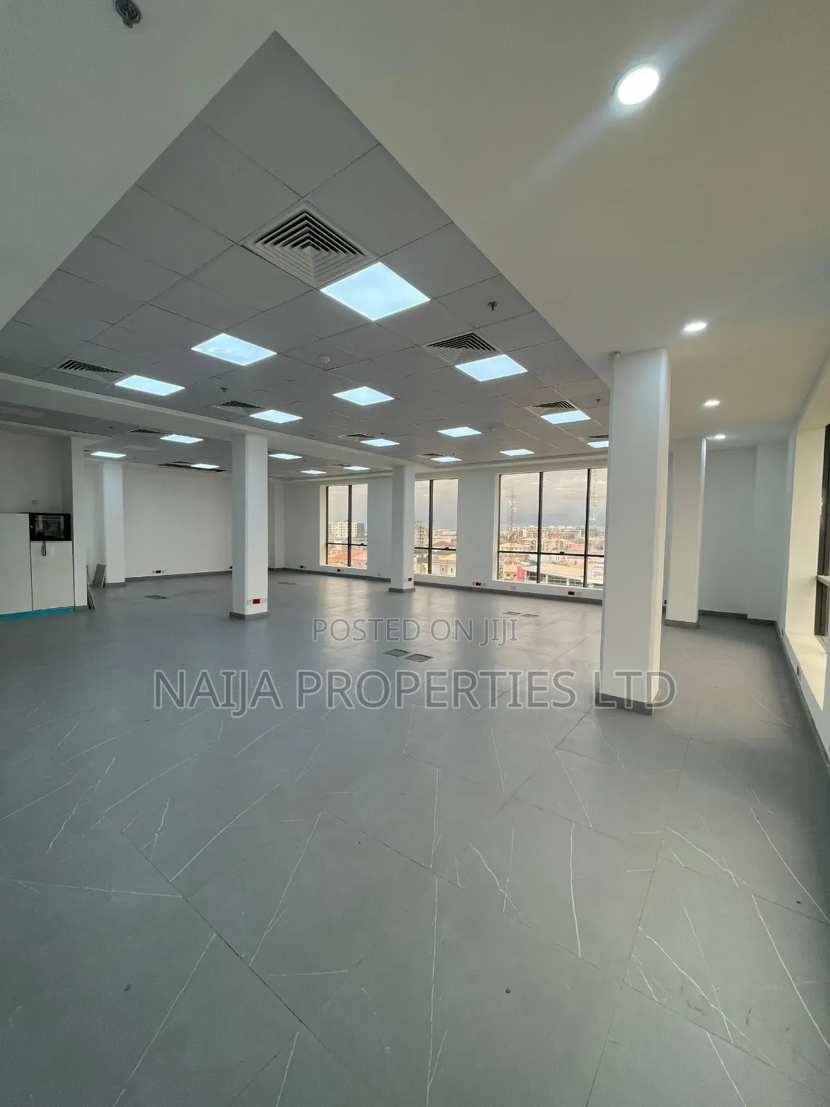 358sqm Office Space Off Admiralty Way, Lekki Phase 1 for Rent in Lekki Phase 1