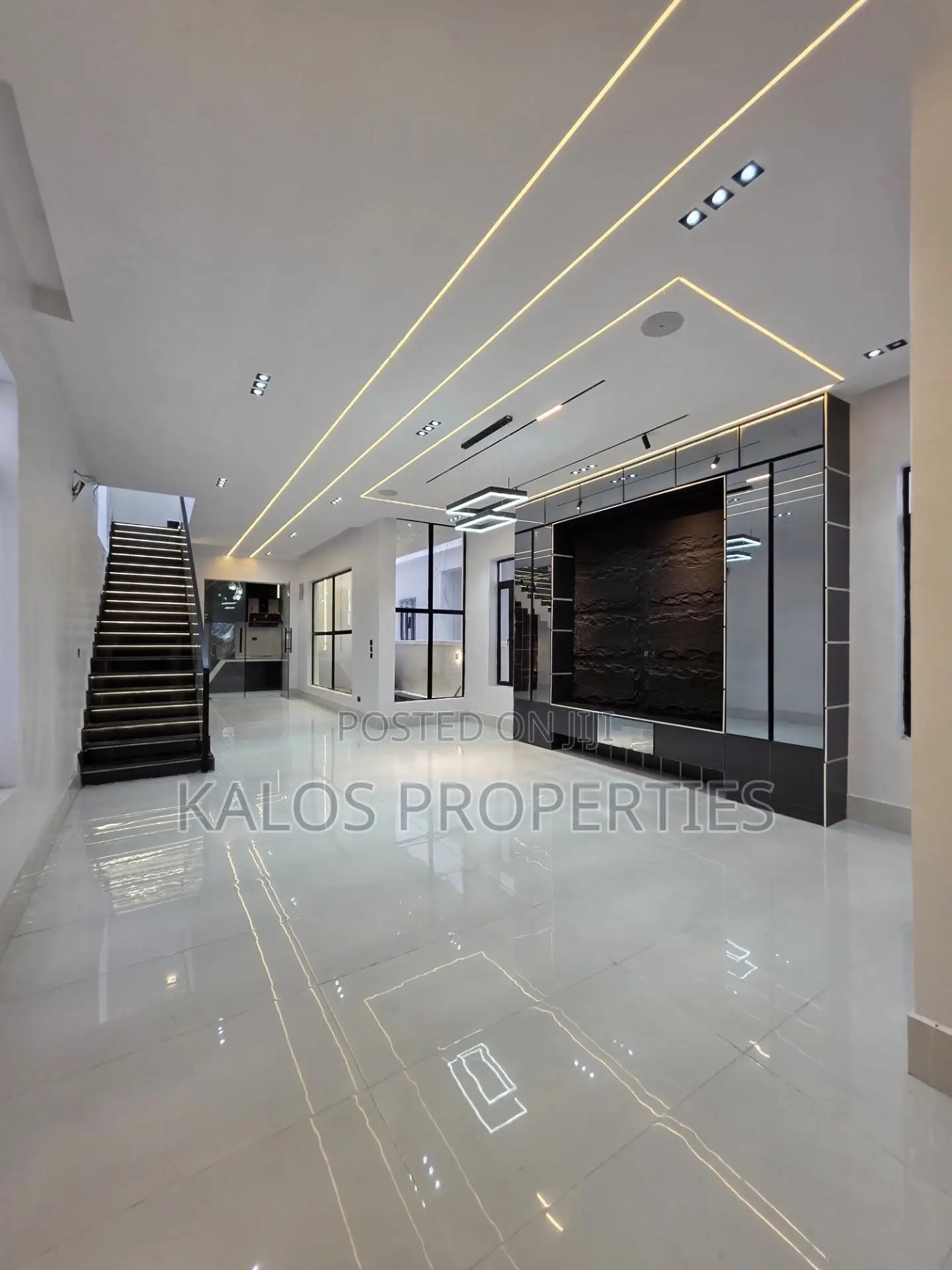 5bdrm Duplex in Lekki Palm City, Ado / Ajah for sale in Ado / Ajah