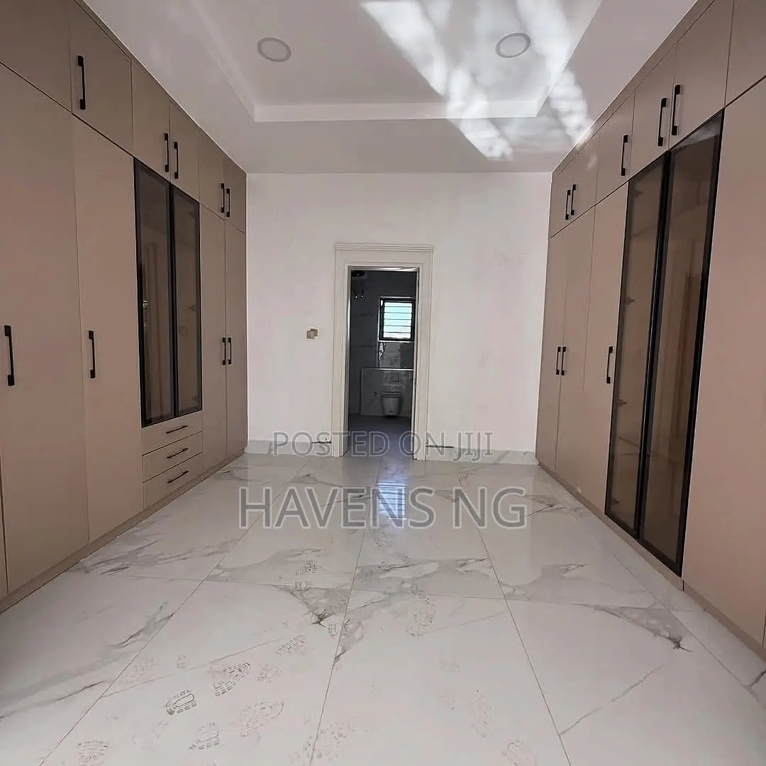 7bdrm Duplex in Asokoro for sale in Asokoro