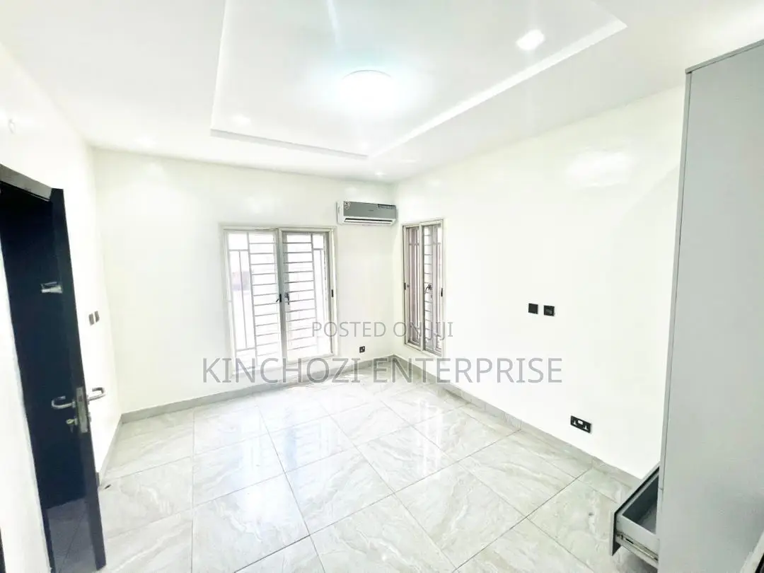 3bdrm Block of Flats in Lekki Phase 1 for sale in Lekki Phase 1