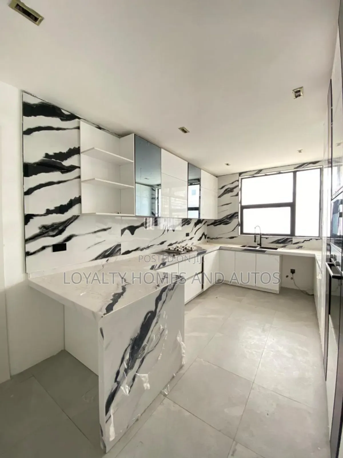 Furnished 5bdrm Duplex in Osapa london for sale in Osapa london
