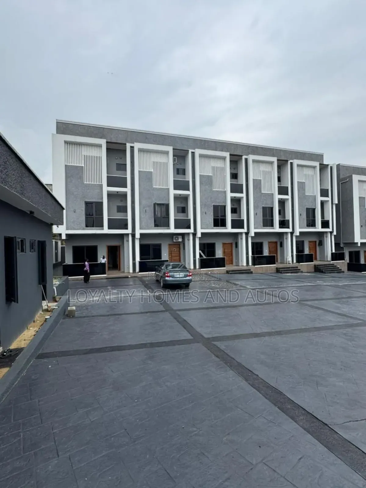 Furnished 4bdrm Townhouse/Terrace in GRA Phase 2 Shangisha for sale in GRA Phase 2 Shangisha