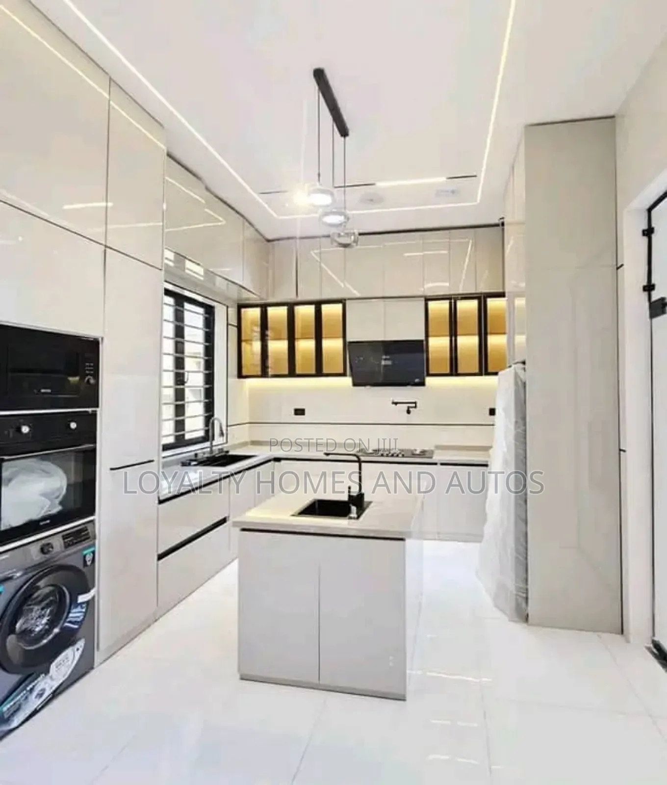 Furnished 5bdrm Duplex in Chevron for sale in Chevron