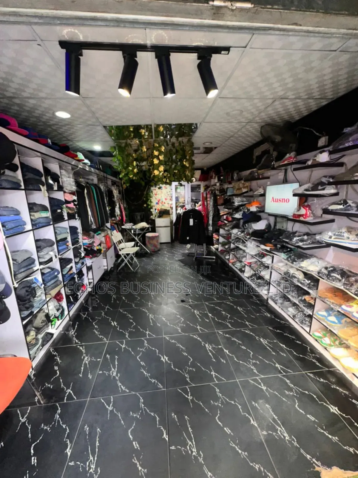 Unisex Boutique Up for Sale at Airportroad Benin-City in Benin City
