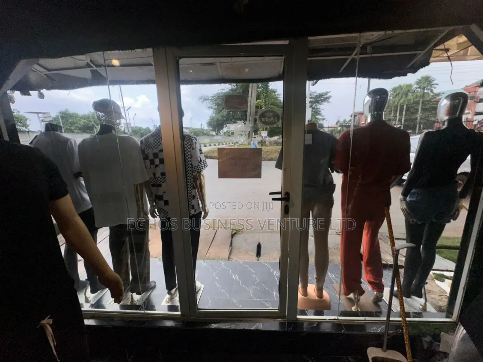 Unisex Boutique Up for Sale at Airportroad Benin-City in Benin City
