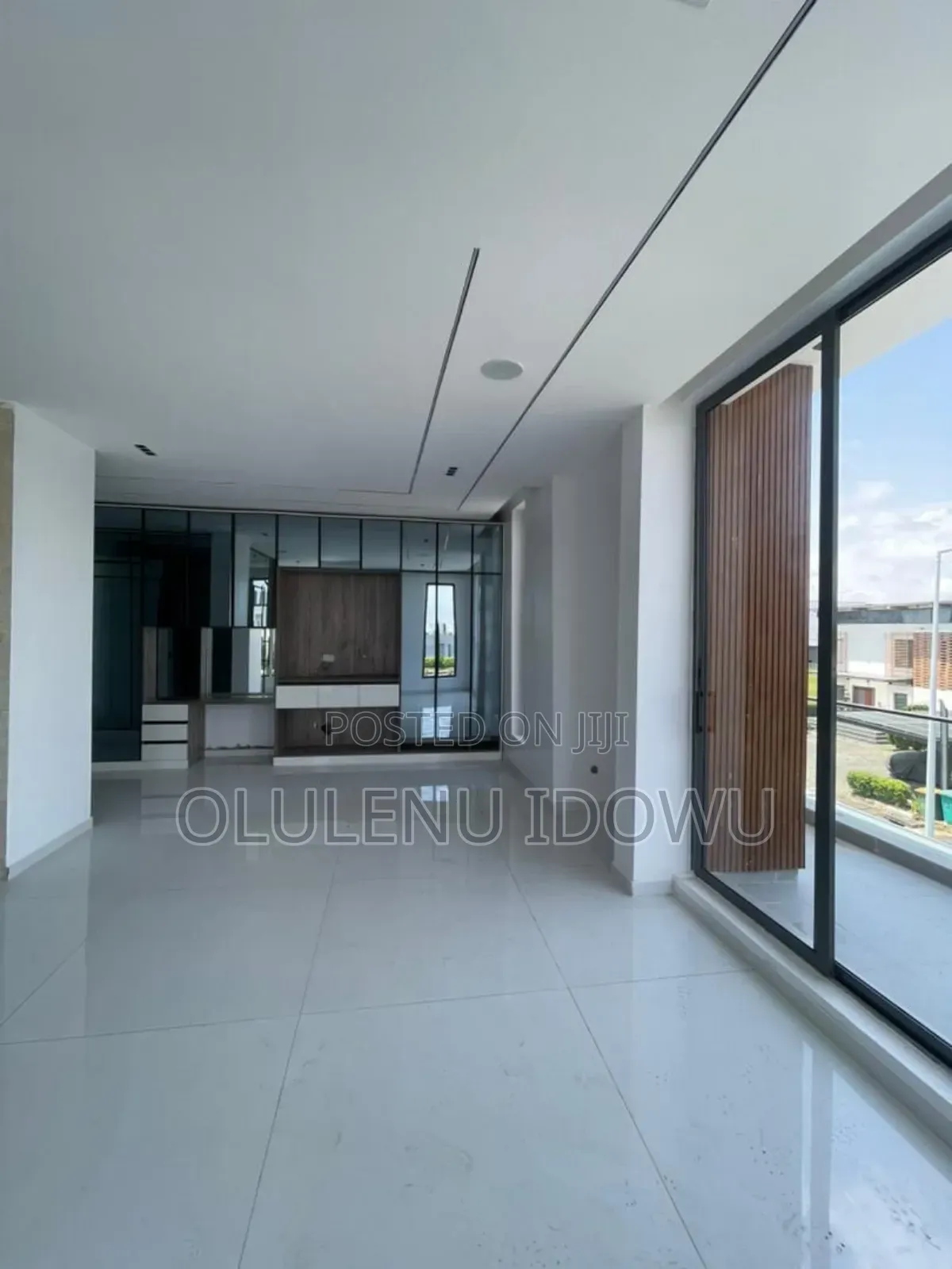 Furnished 5bdrm Duplex in Ikate for sale in Ikate