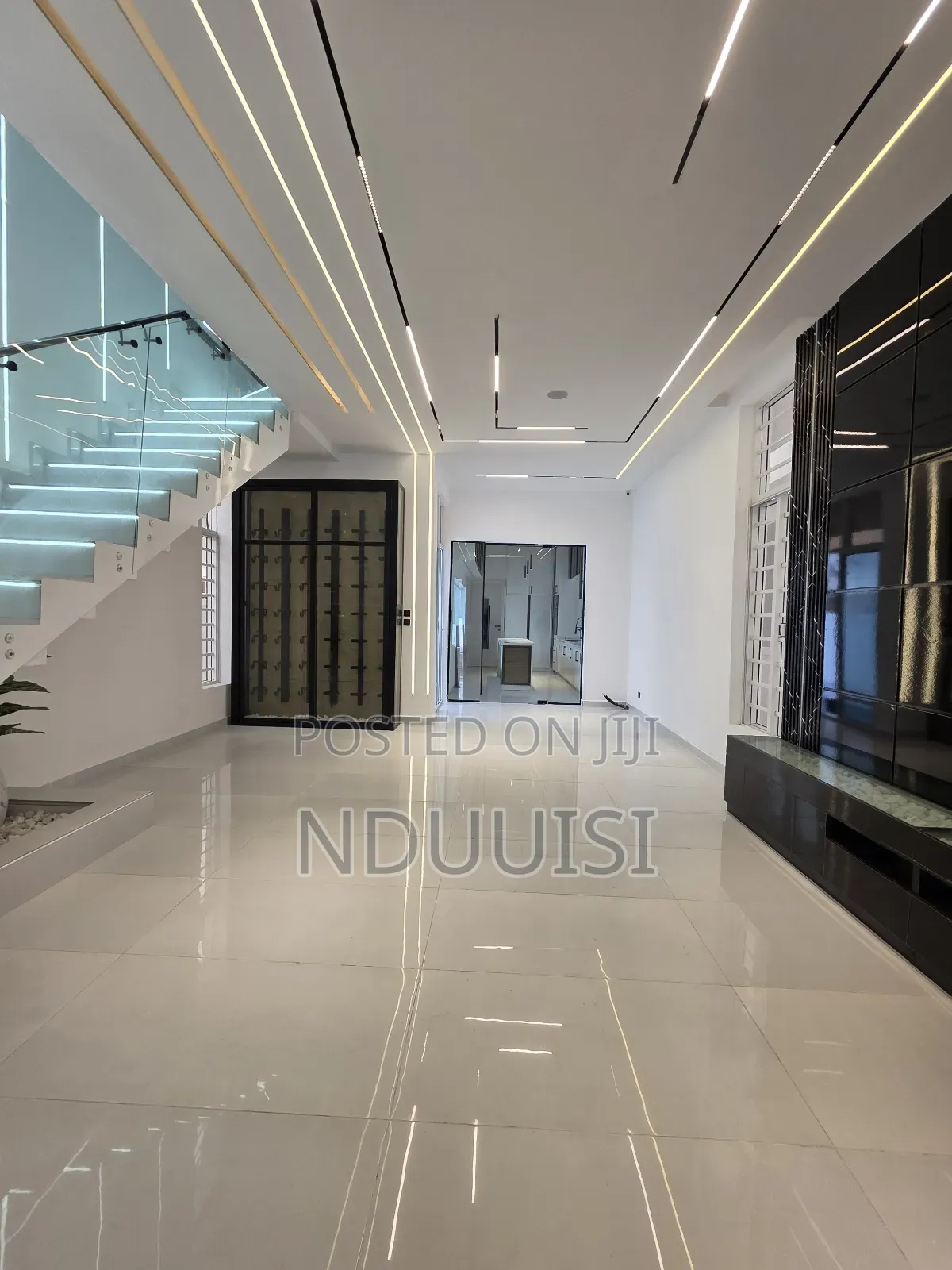 5bdrm Duplex in Ologolo for sale in Ologolo