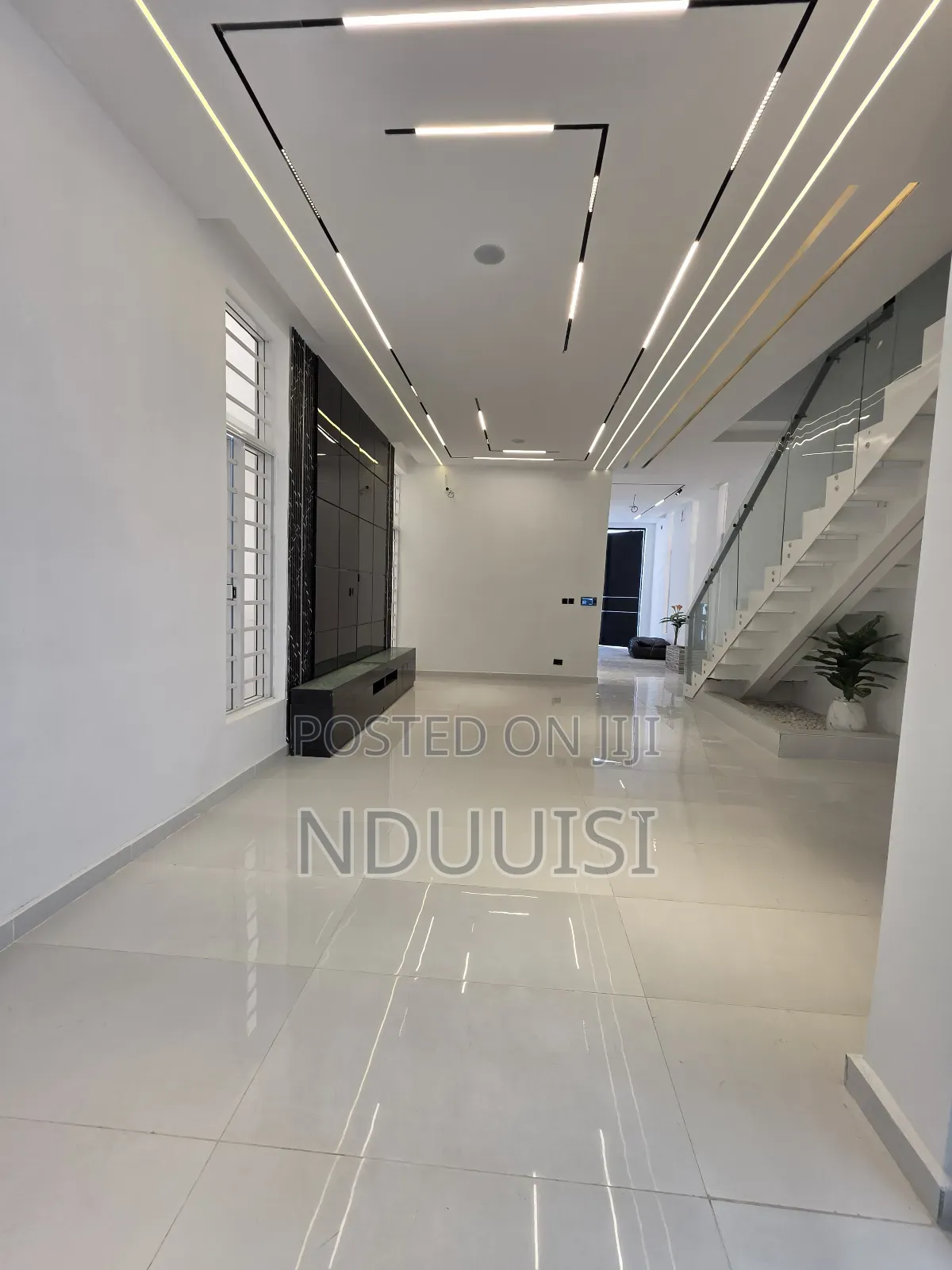 5bdrm Duplex in Ologolo for sale in Ologolo