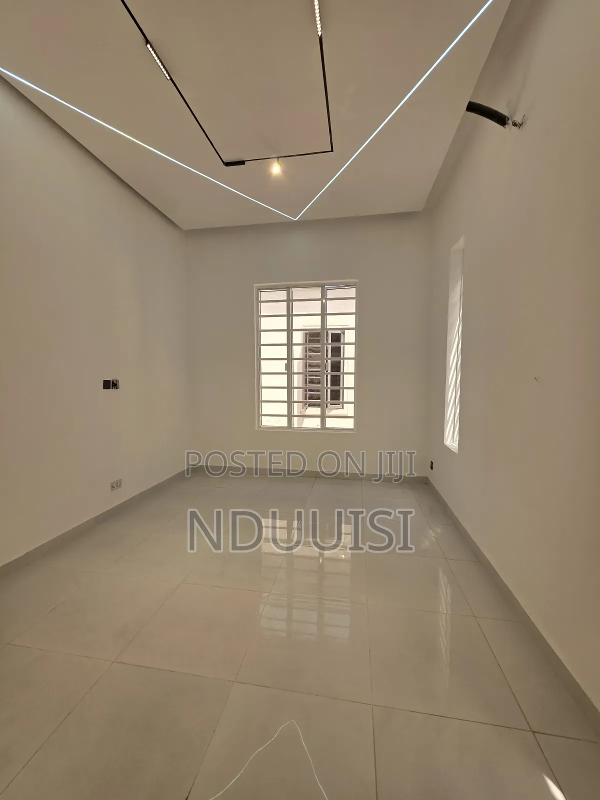 5bdrm Duplex in Ologolo for sale in Ologolo