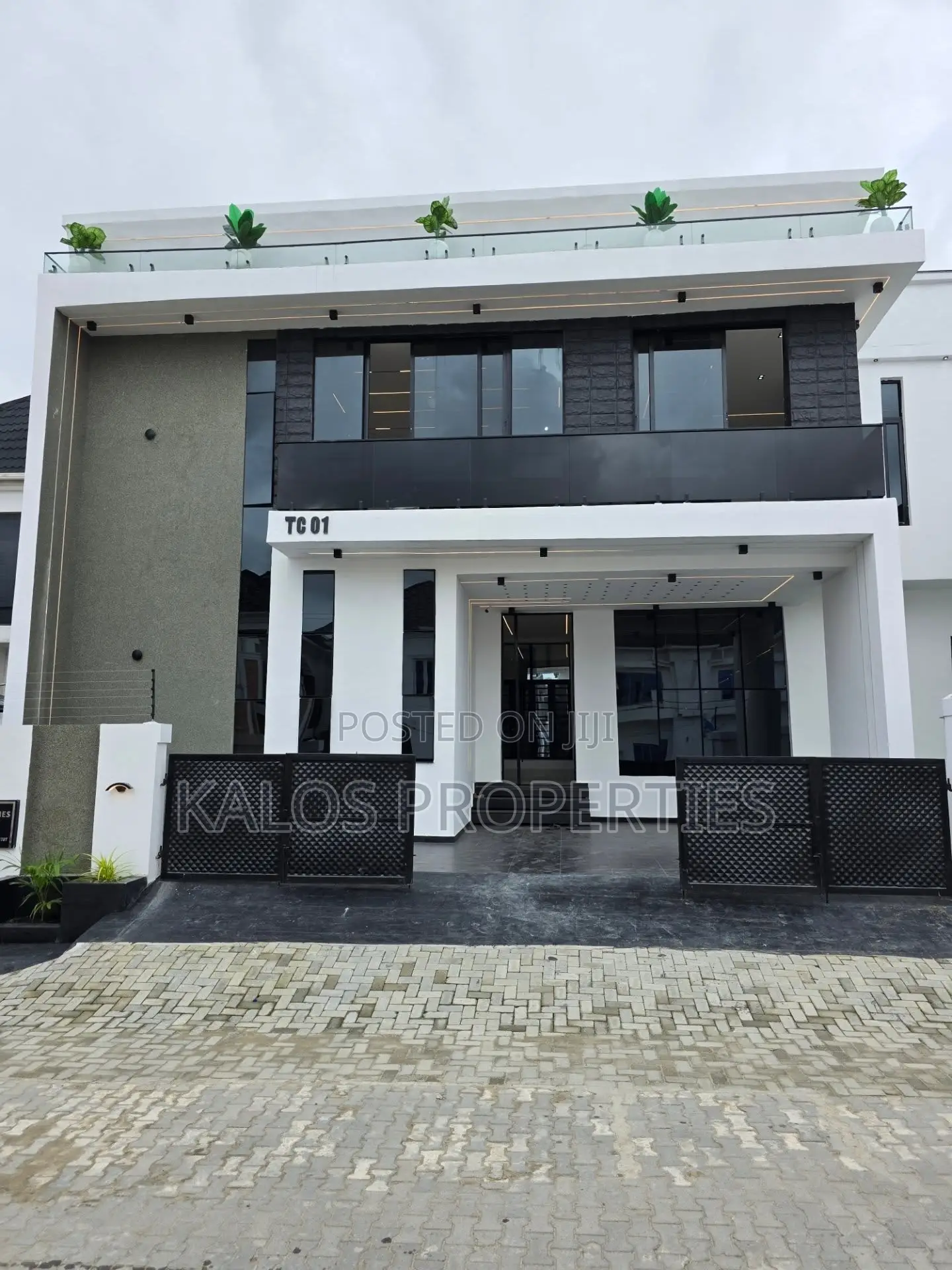 5bdrm Duplex in Ajah Lekki Lagos for sale in Ado / Ajah