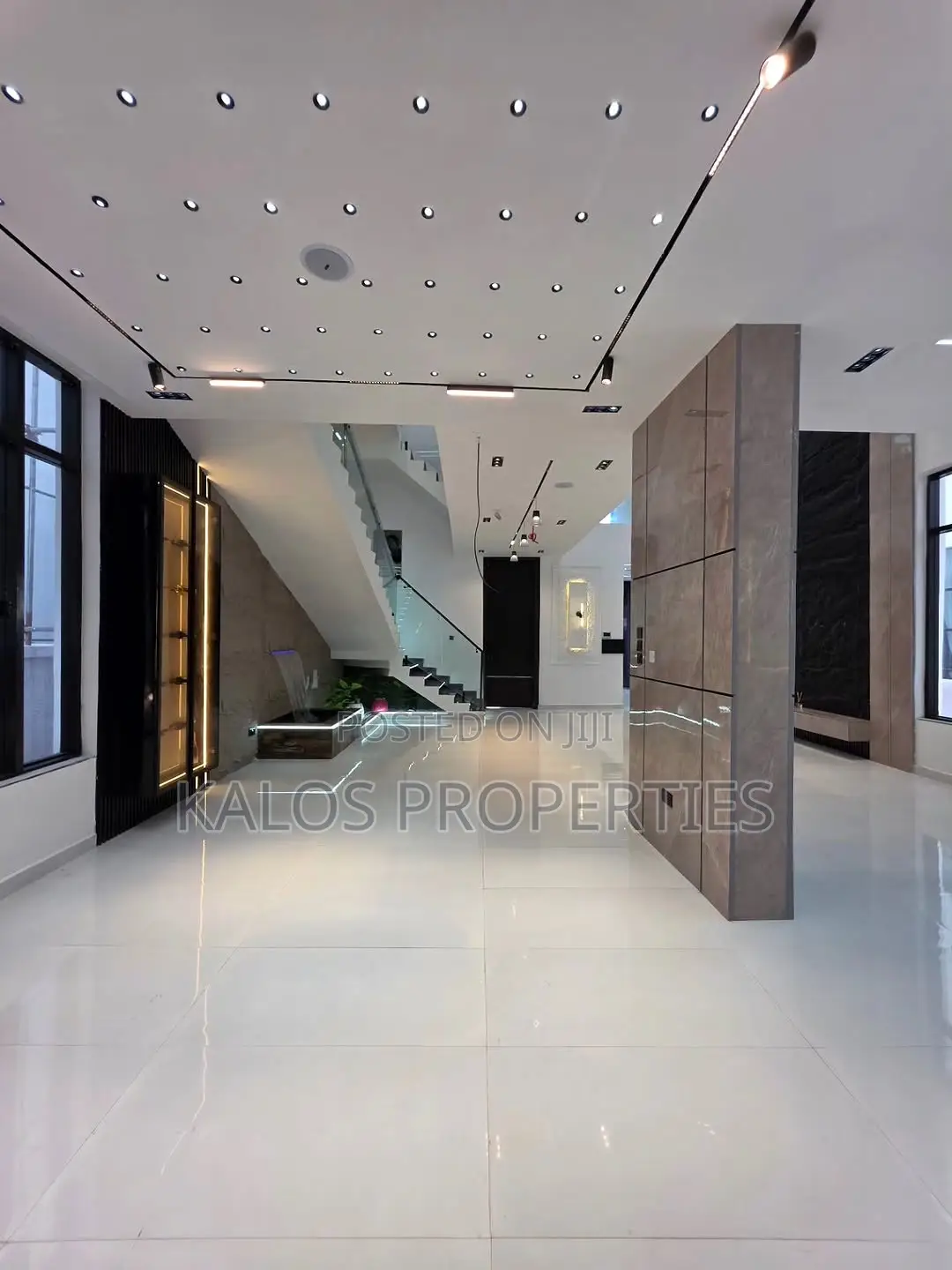 6bdrm Duplex in Chevron Lekki Lagos for sale in Chevron
