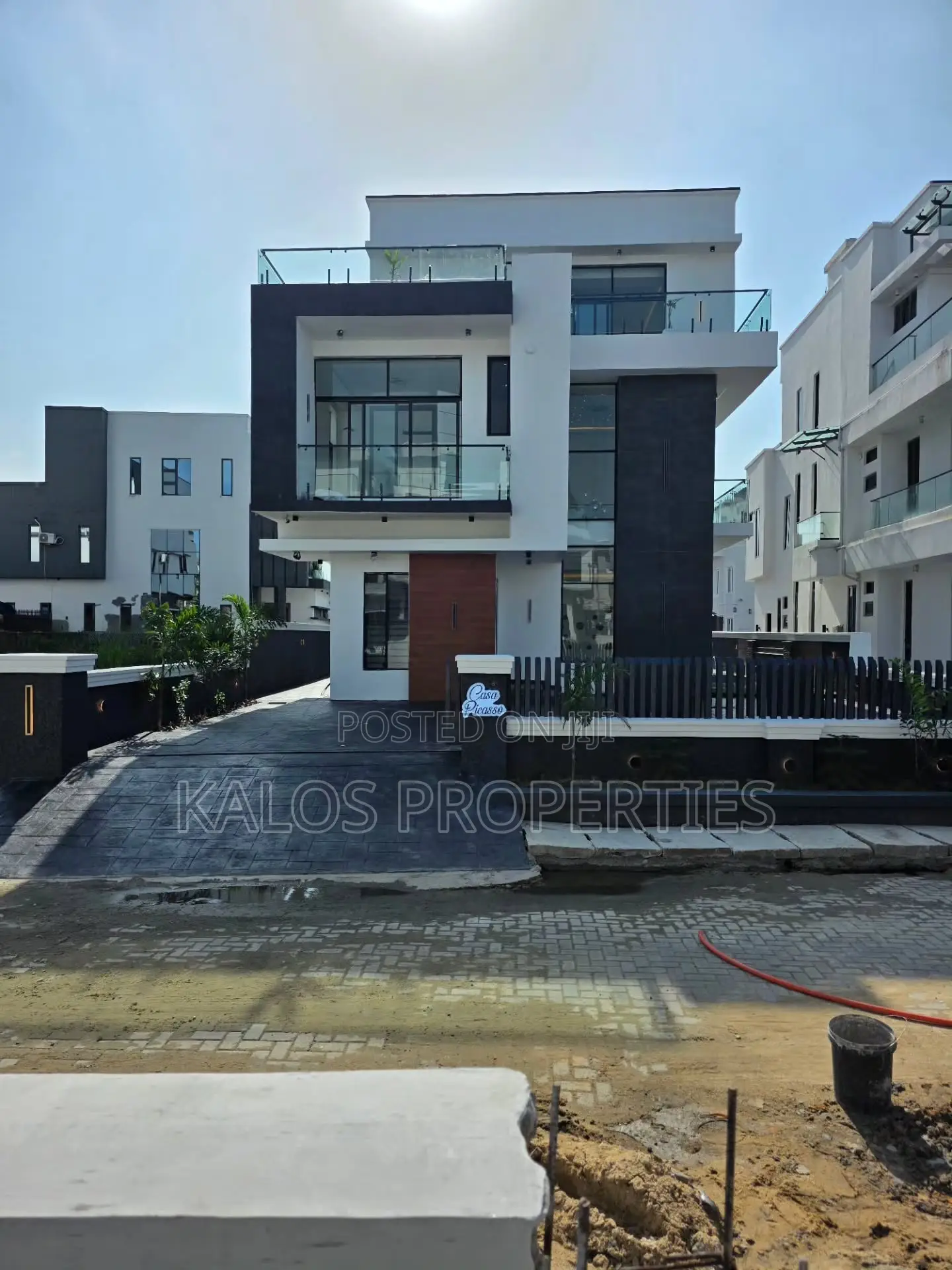 5bdrm Duplex in Megamound Housing, Lekki Phase 2 for sale in Lekki Phase 2