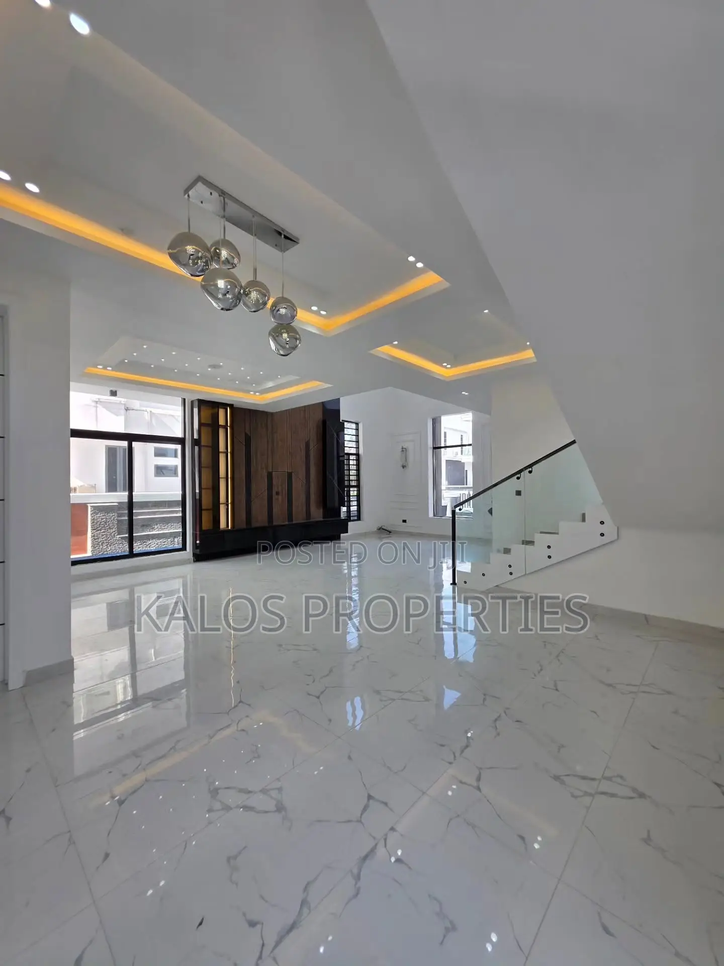 5bdrm Duplex in Megamound Housing, Lekki Phase 2 for sale in Lekki Phase 2
