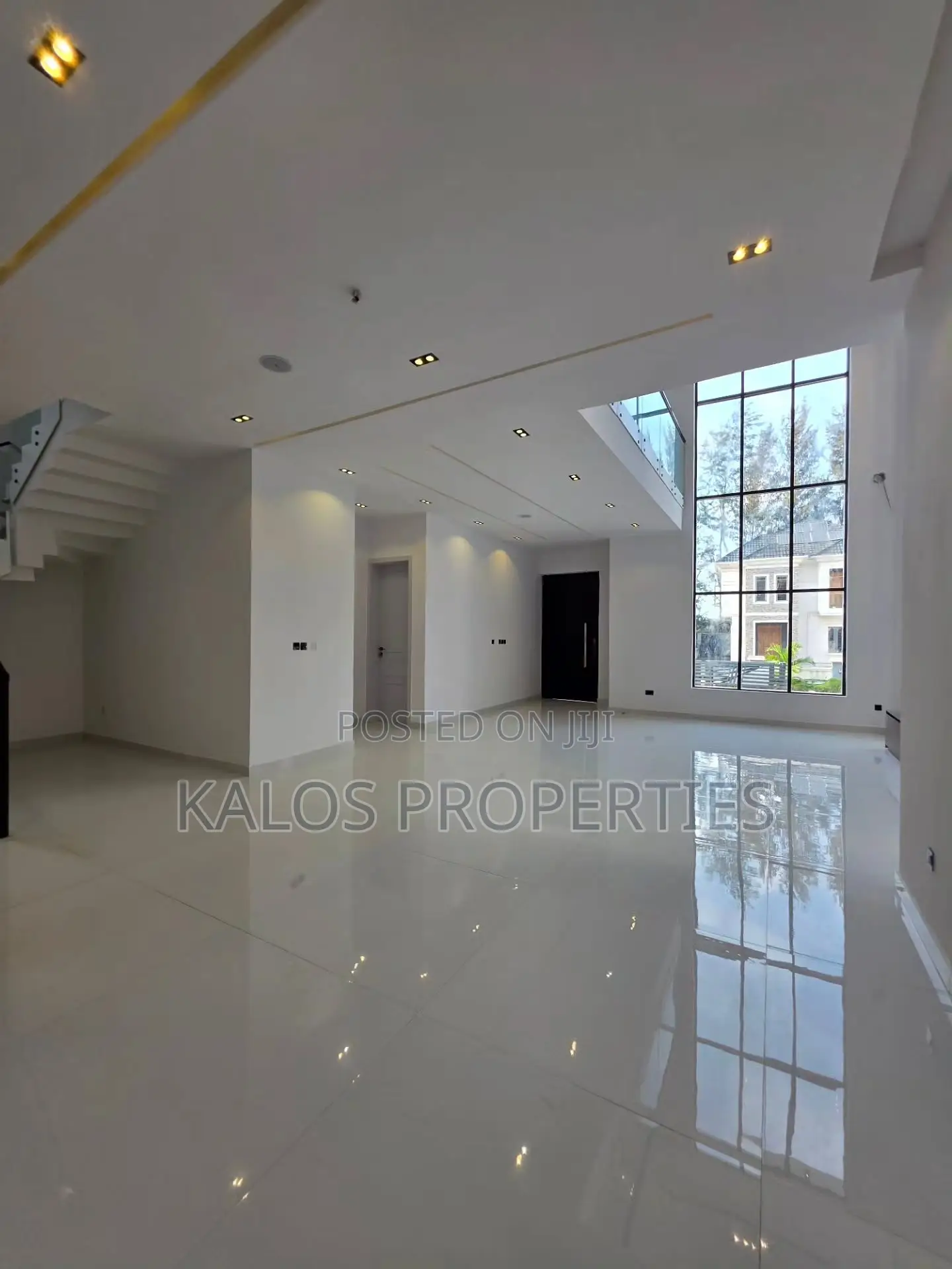 5bdrm Duplex in Megamound Housing, Ikota for sale in Ikota