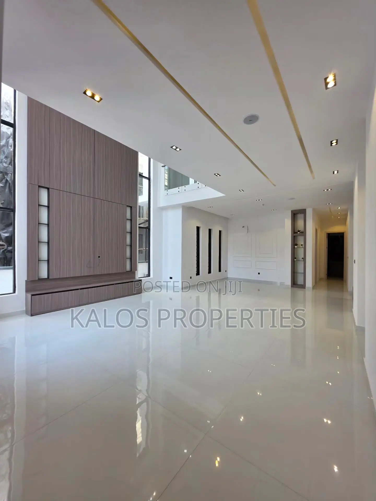5bdrm Duplex in Megamound Housing, Ikota for sale in Ikota