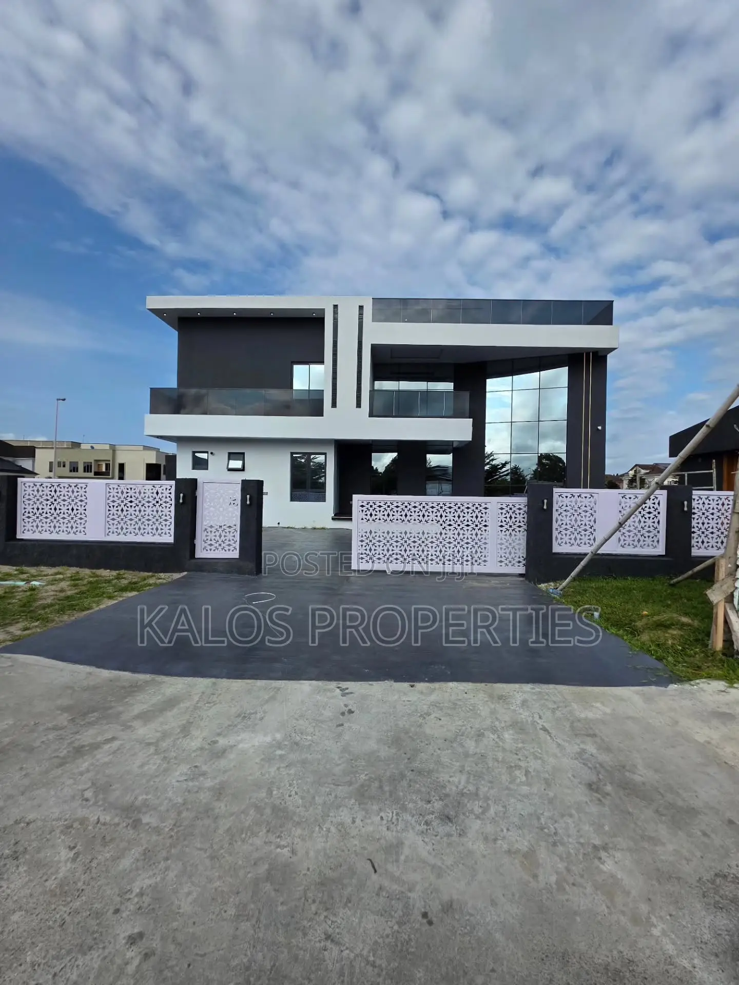5bdrm Duplex in Riyal Garden Estate, Ajiwe for sale in Ajiwe