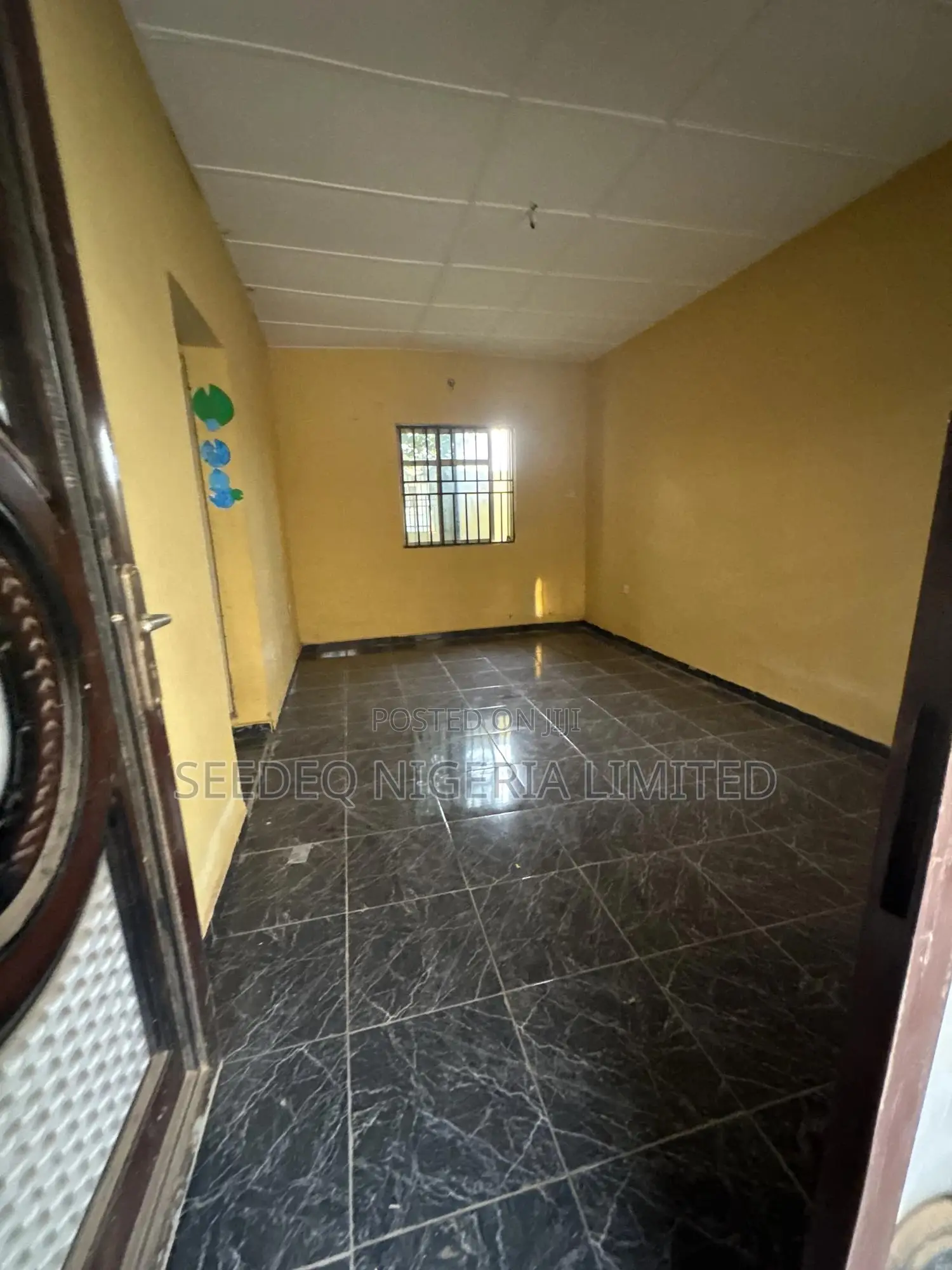 1bdrm Block of Flats in Adekunle Awonuga, Igbogbo for rent in Igbogbo