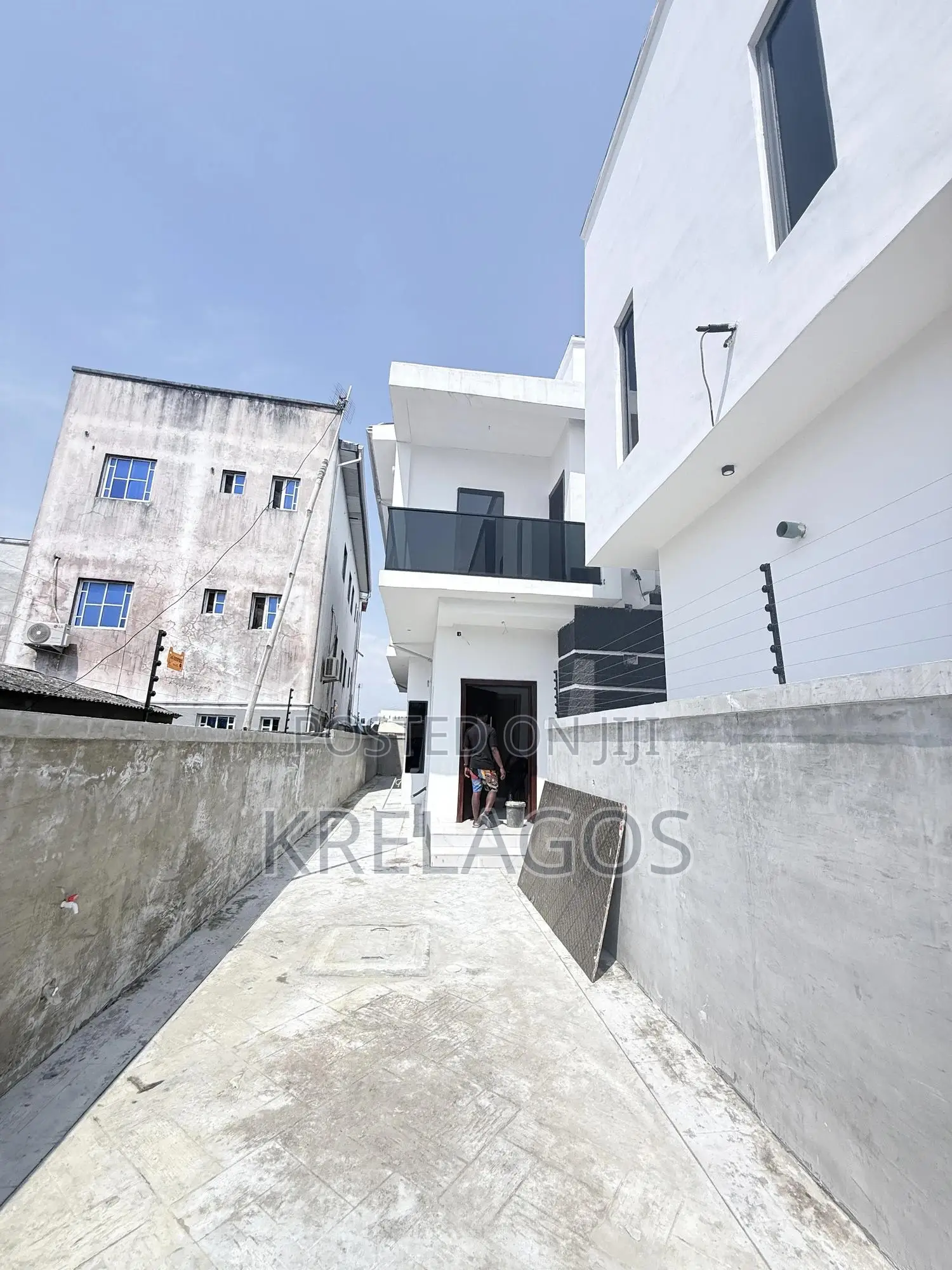 4bdrm Duplex in Ologolo for sale in Ologolo