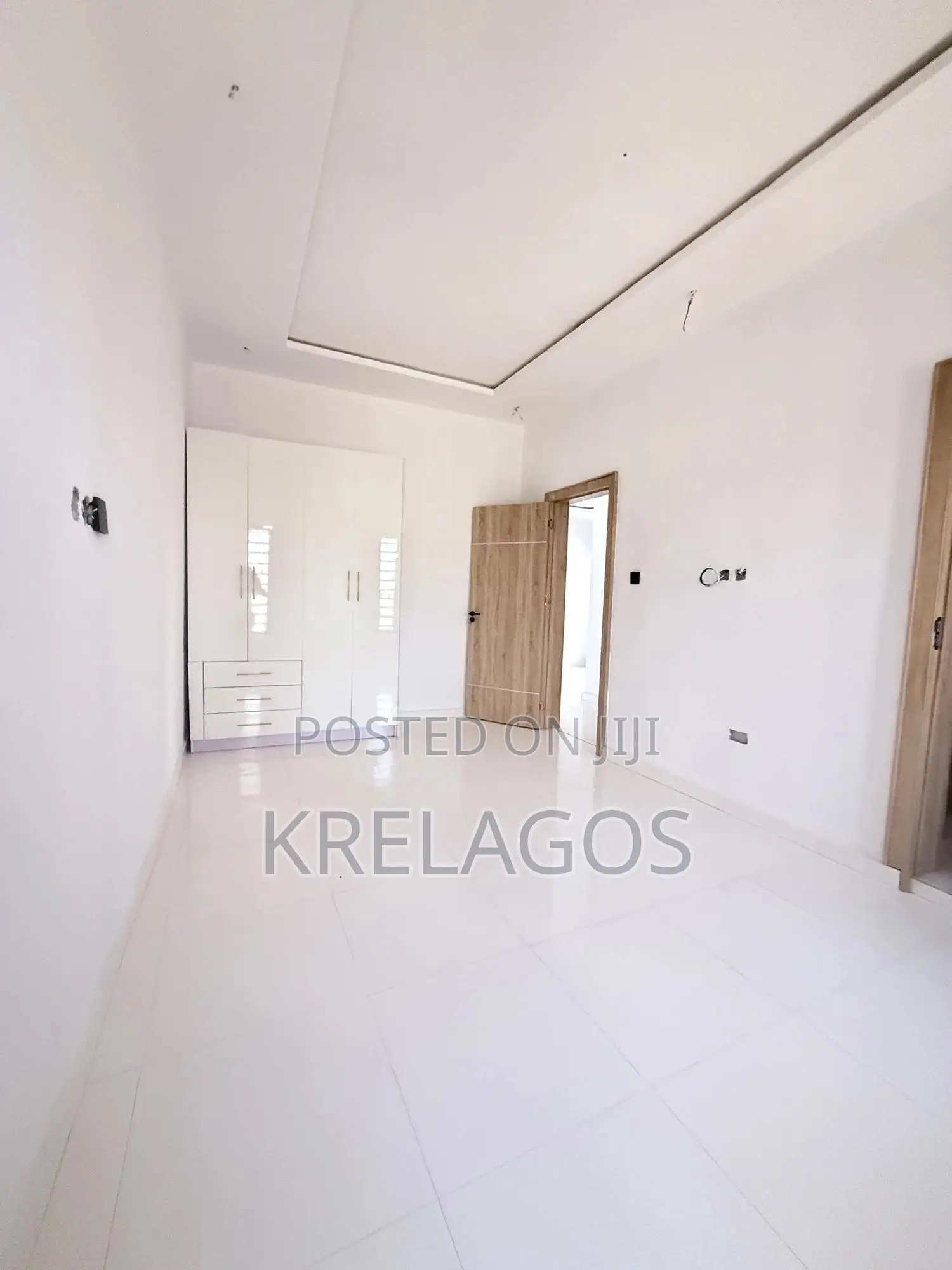 4bdrm Duplex in Ologolo for sale in Ologolo