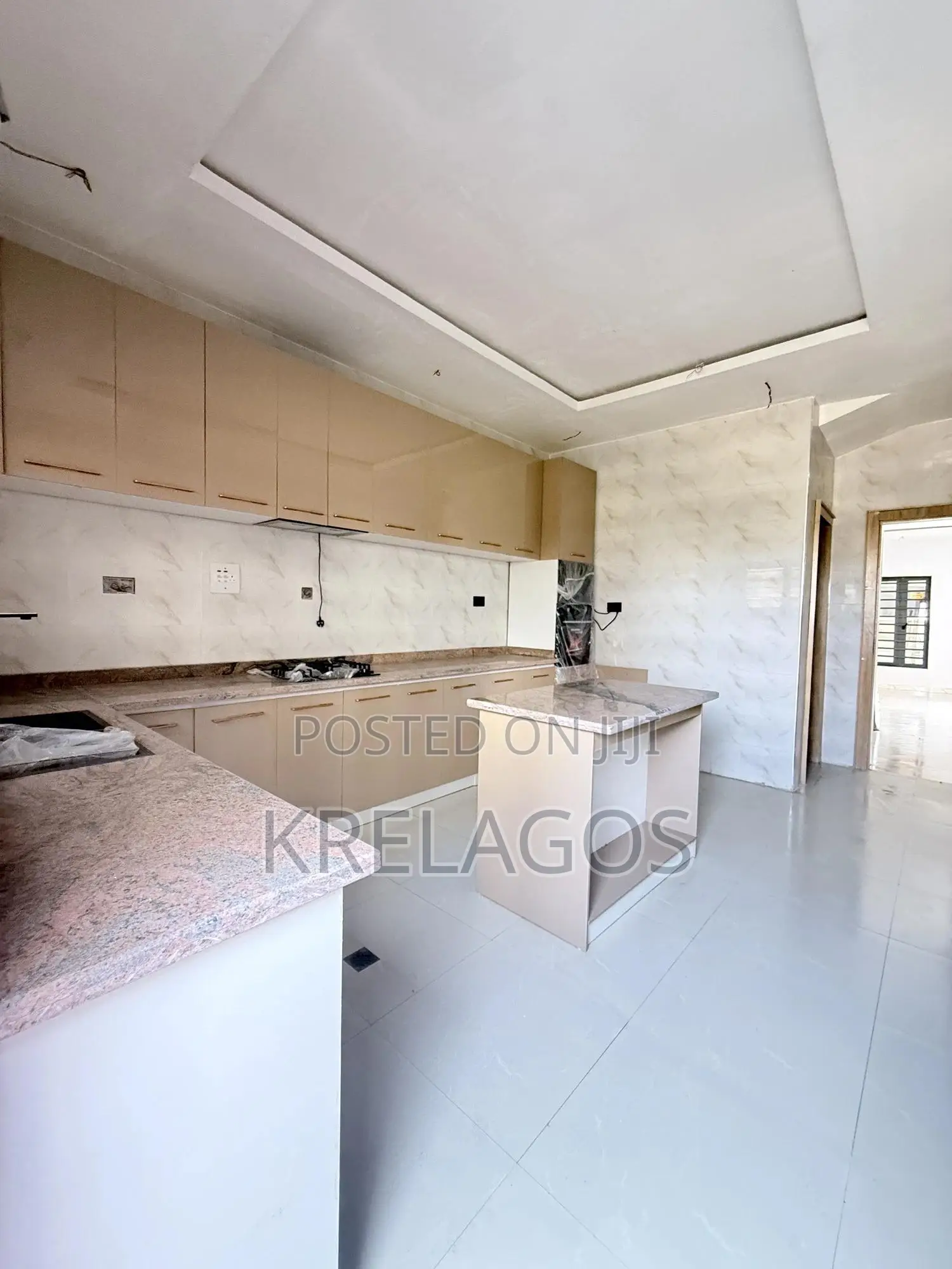 4bdrm Duplex in Ologolo for sale in Ologolo