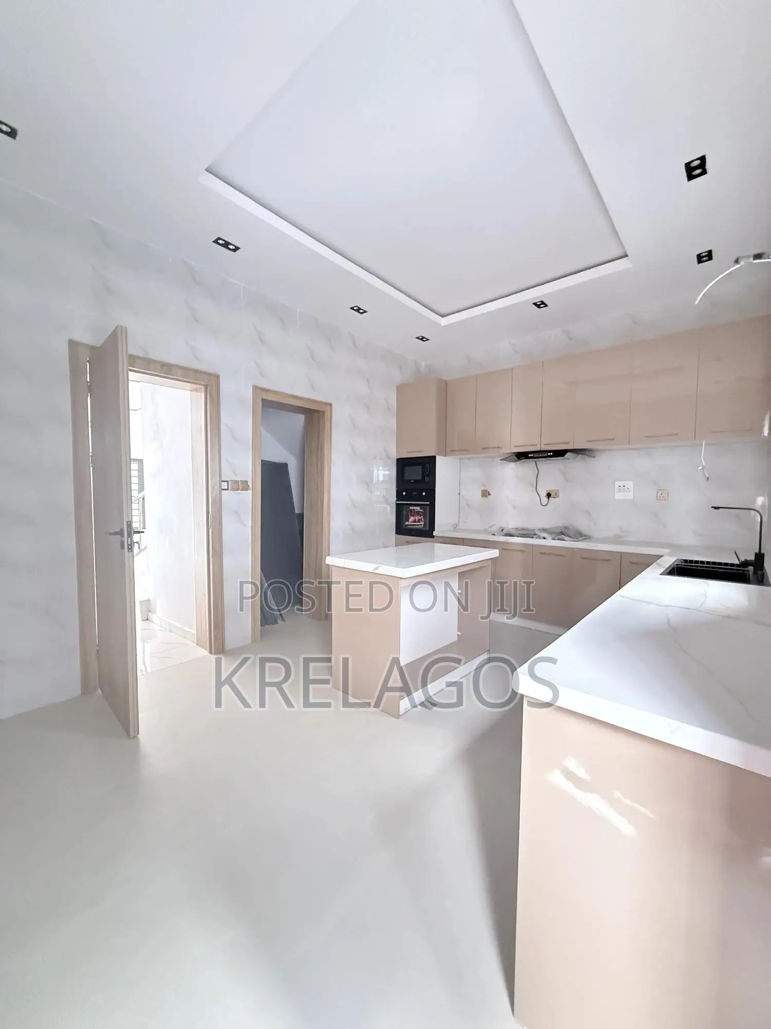 4bdrm Duplex in Ologolo for sale in Ologolo