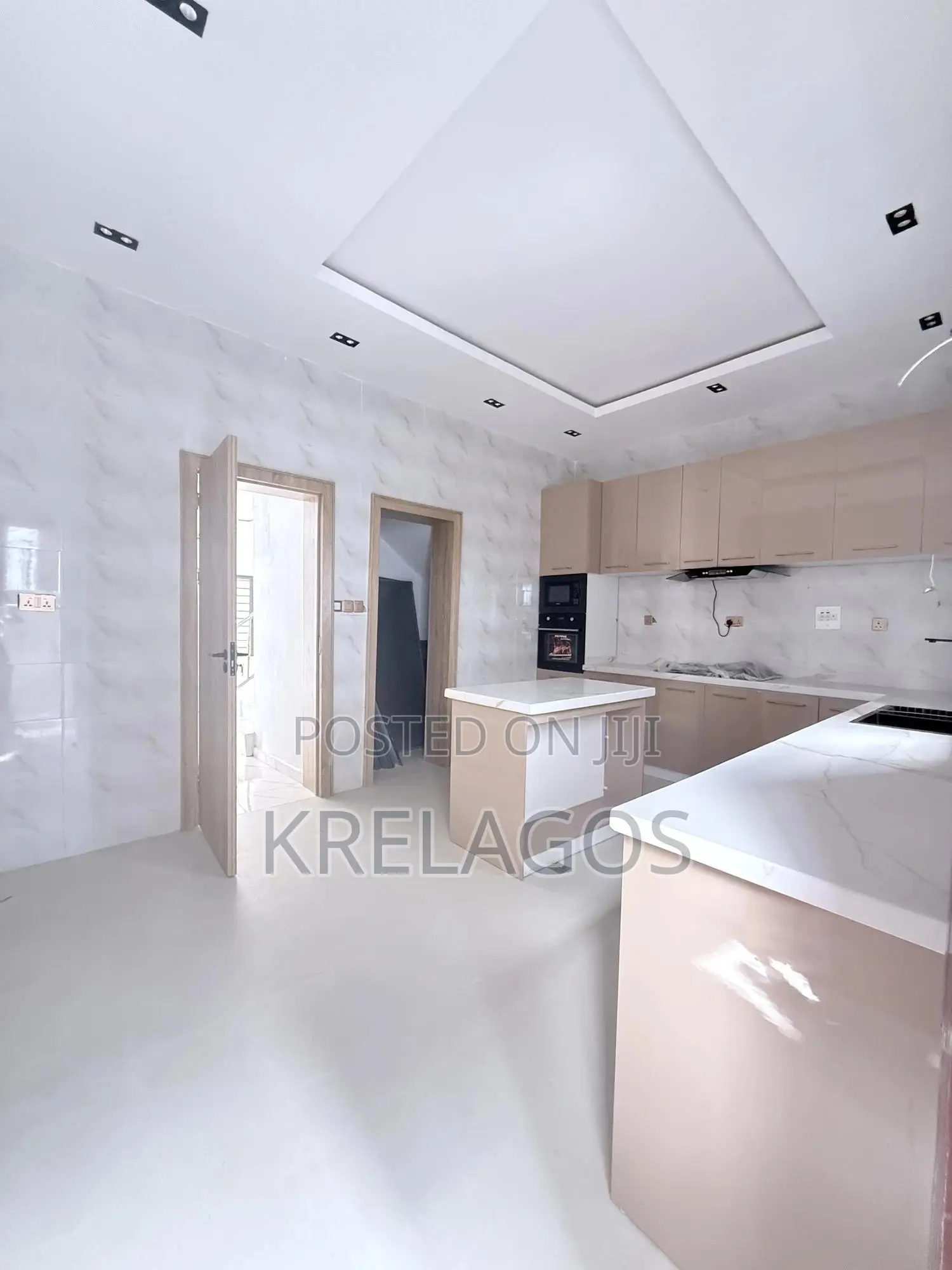 4bdrm Duplex in Ologolo for sale in Ologolo