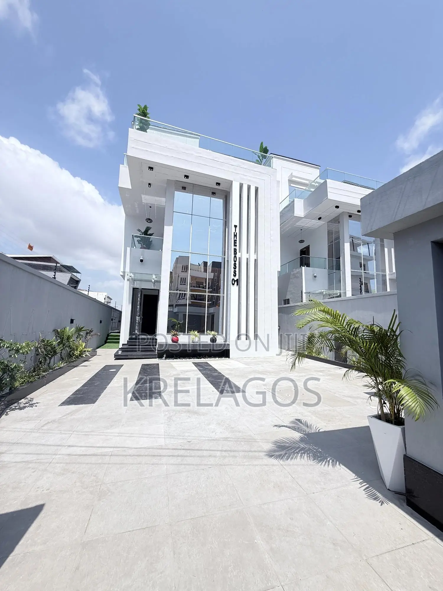 5bdrm Duplex in Lekki Phase 1 for sale in Lekki Phase 1
