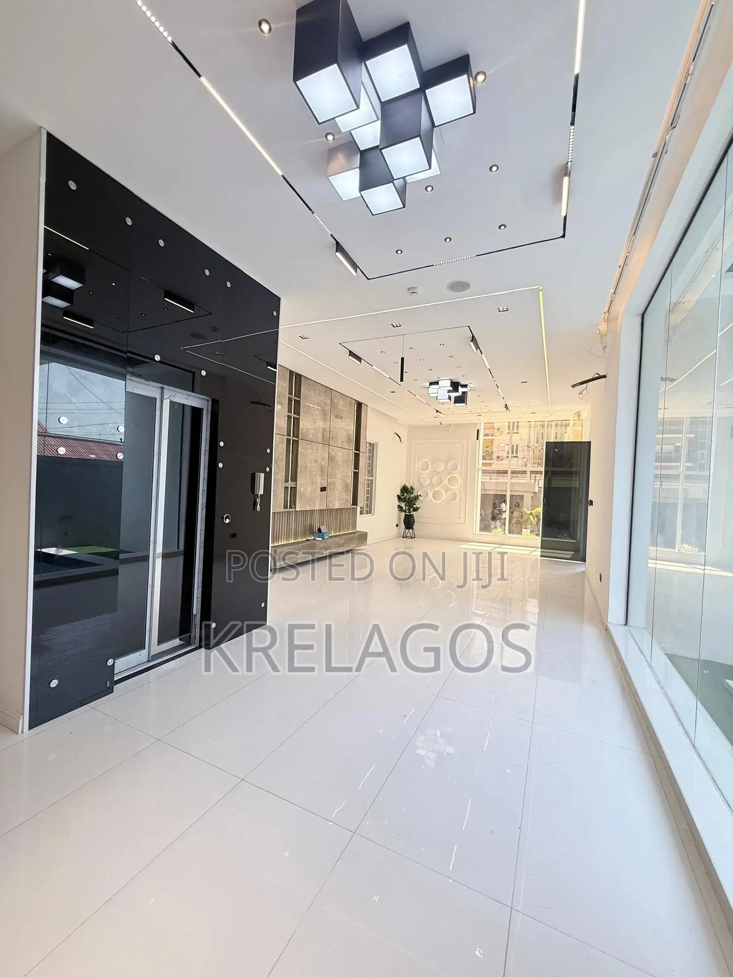 5bdrm Duplex in Lekki Phase 1 for sale in Lekki Phase 1