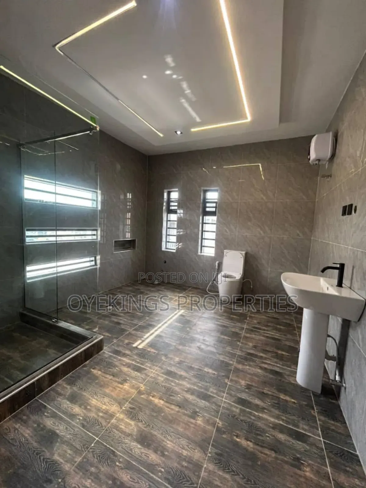 4bdrm Duplex in Victory Garden Akoto, Akala Express for sale in Akala Express