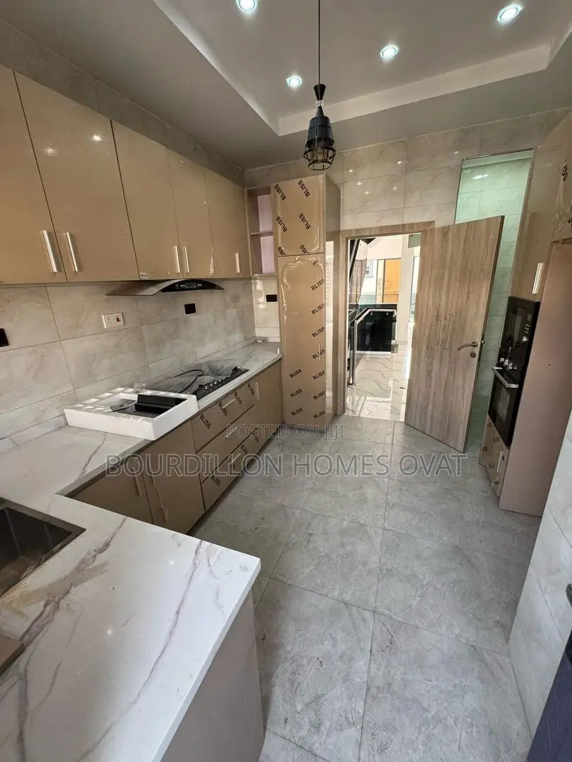 4bdrm House in Ikate Lekki Lagos for sale in Ikate