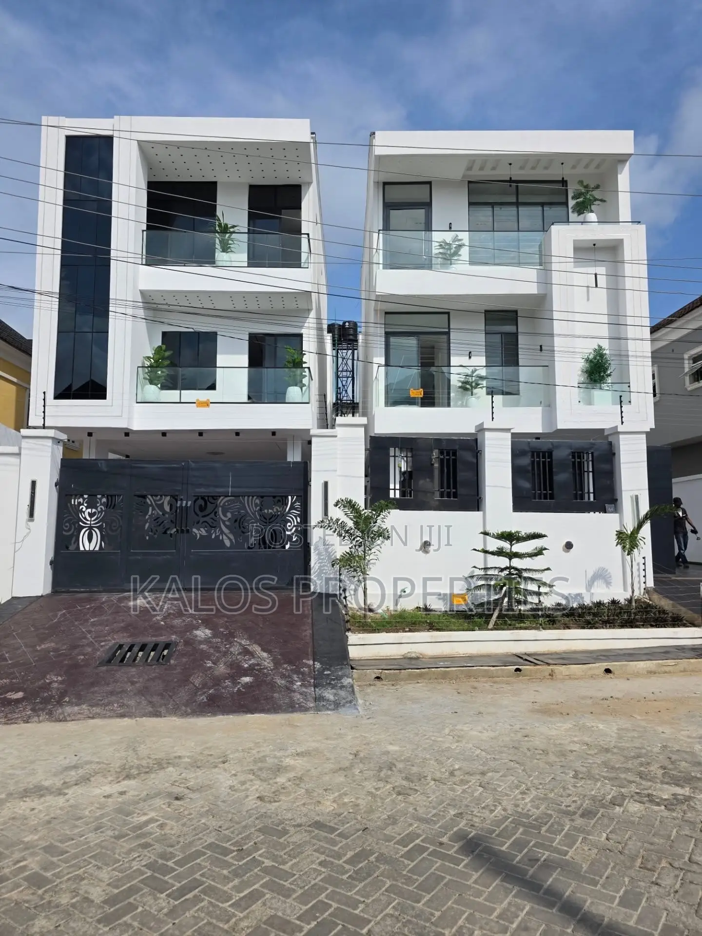 5bdrm Duplex in Chevron Drive Lekki for sale in Chevron