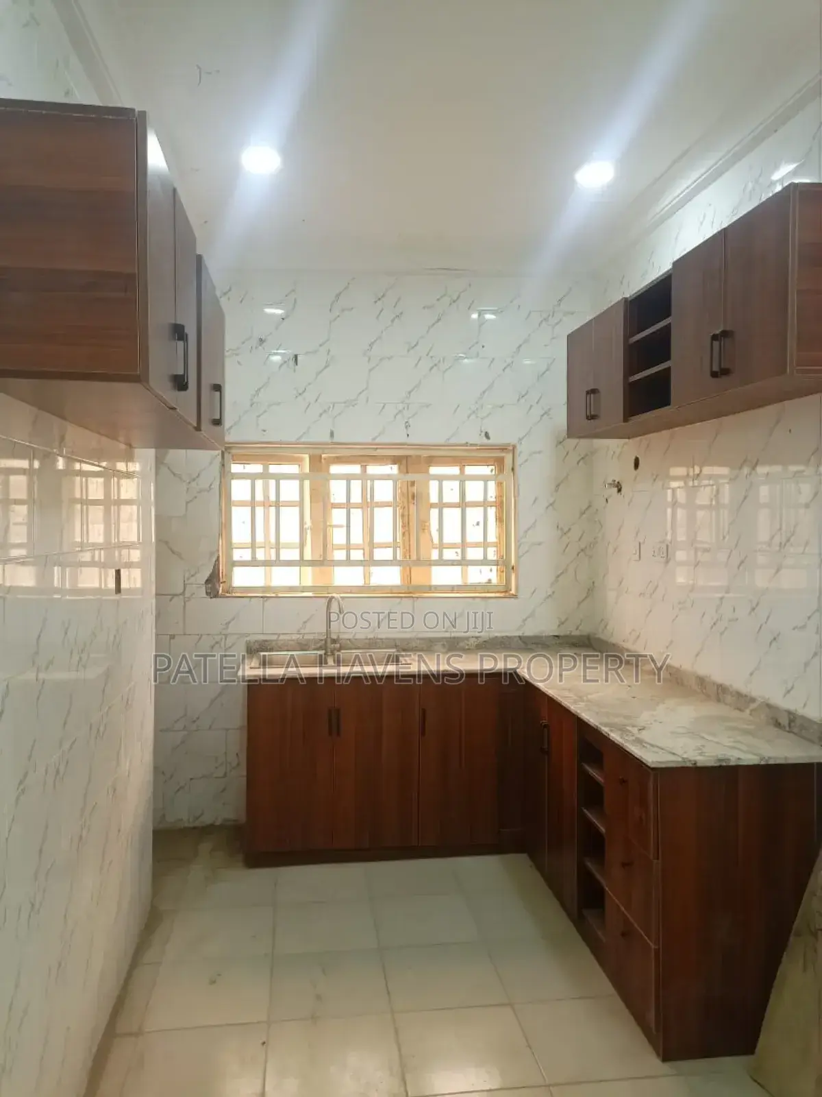 2bdrm Block of Flats in Gwarinpa for sale in Gwarinpa