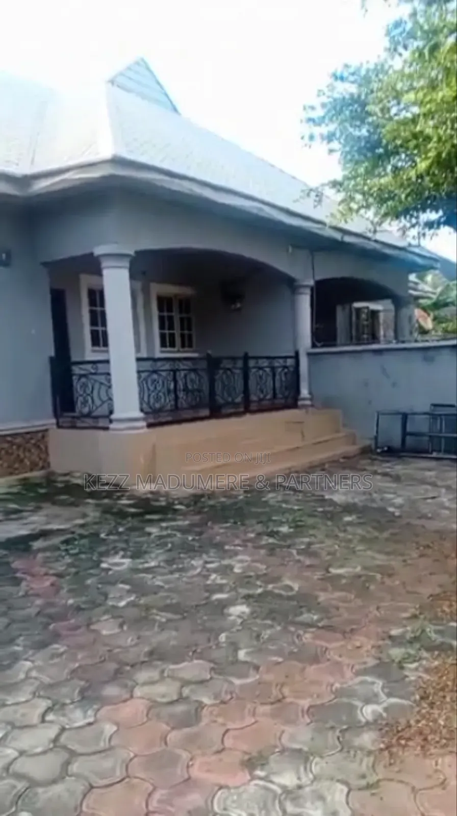 6bdrm Bungalow in Behind Nta Core, Oshimili South for sale in Oshimili South