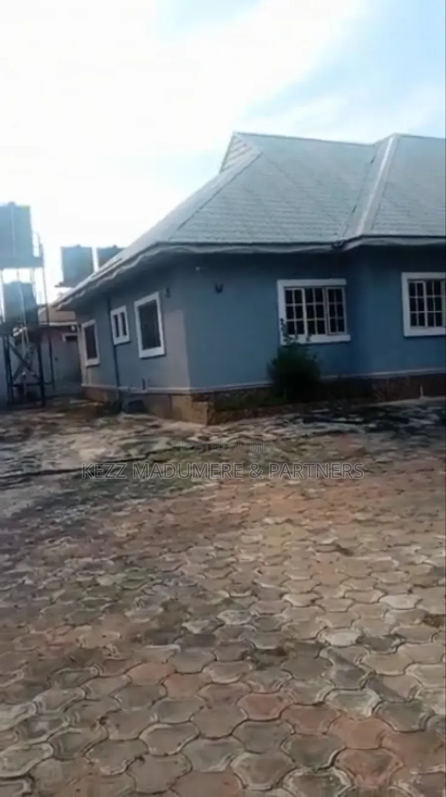 6bdrm Bungalow in Behind Nta Core, Oshimili South for sale in Oshimili South