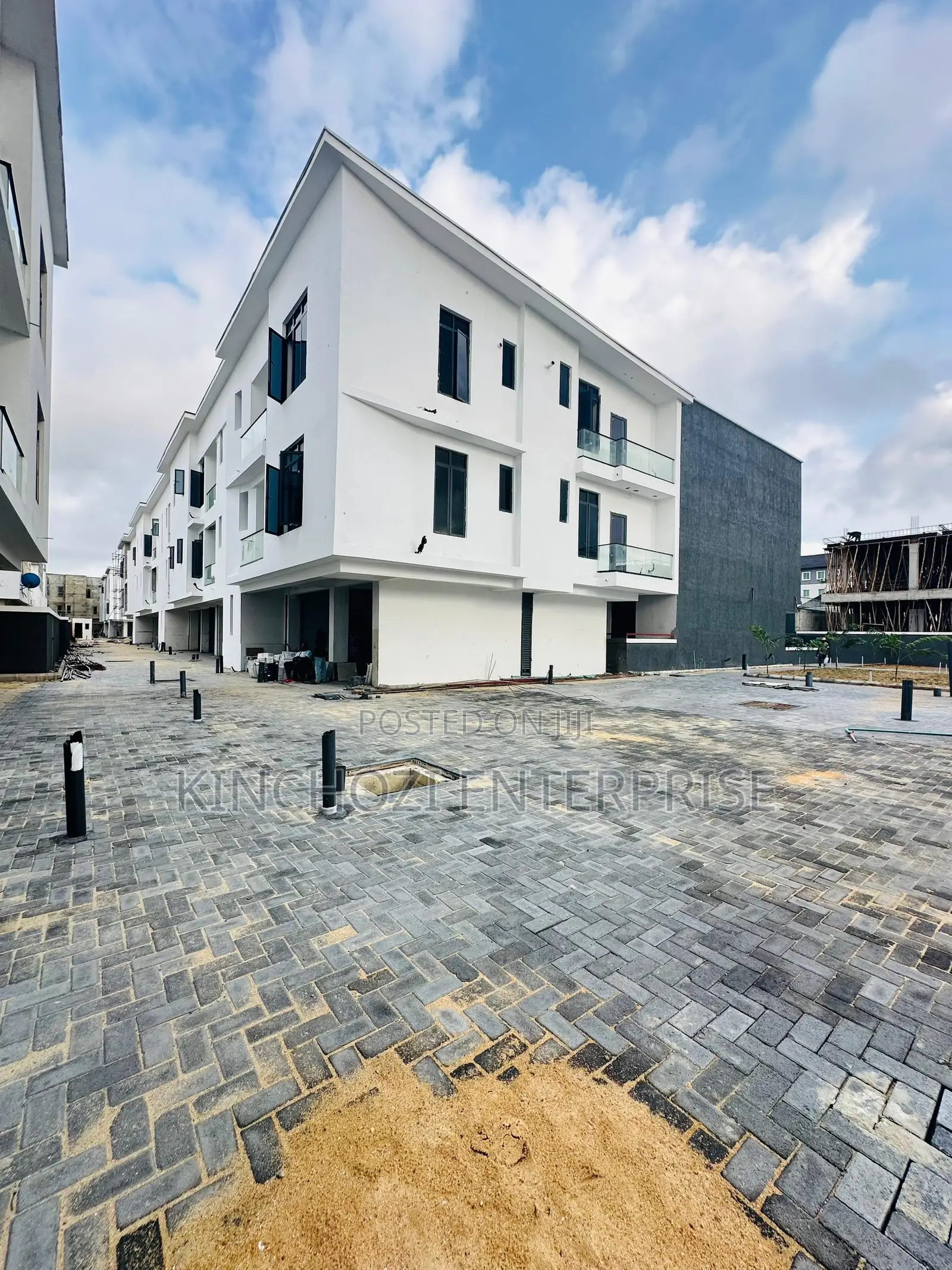 3bdrm Block of Flats in Ikate Lekki for sale in Ikate